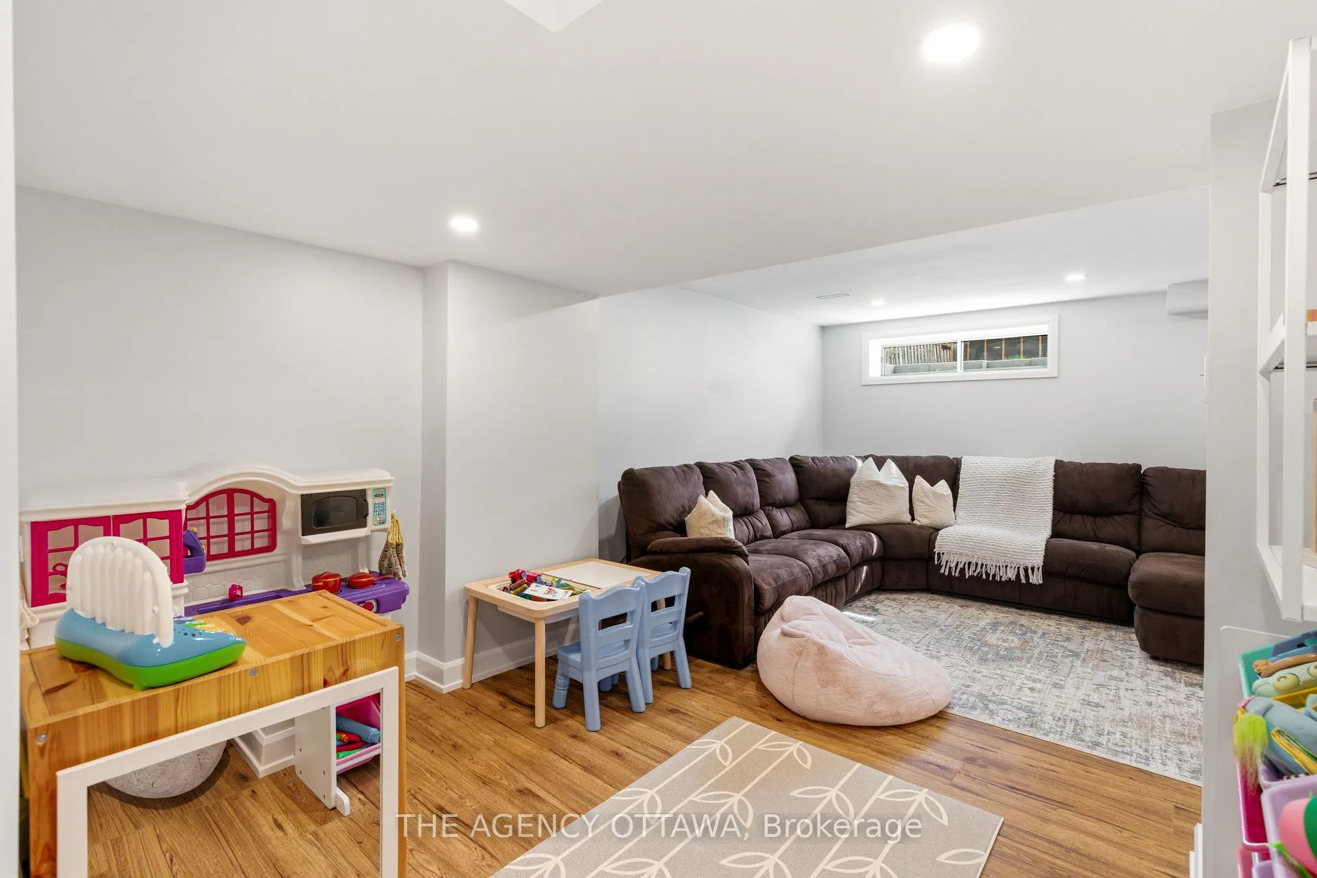 Photo 38 of 1625 Bottriell Way, Ottawa, Fallingbrook/Pineridge — HOMEH