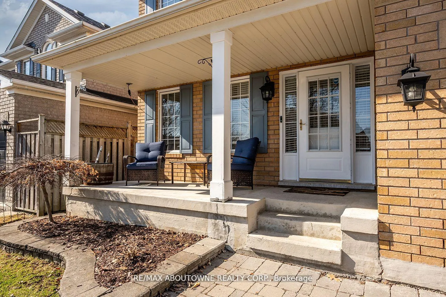 Photo 2 of 599 Caverhill Crescent, Milton, Clarke — HOMEH