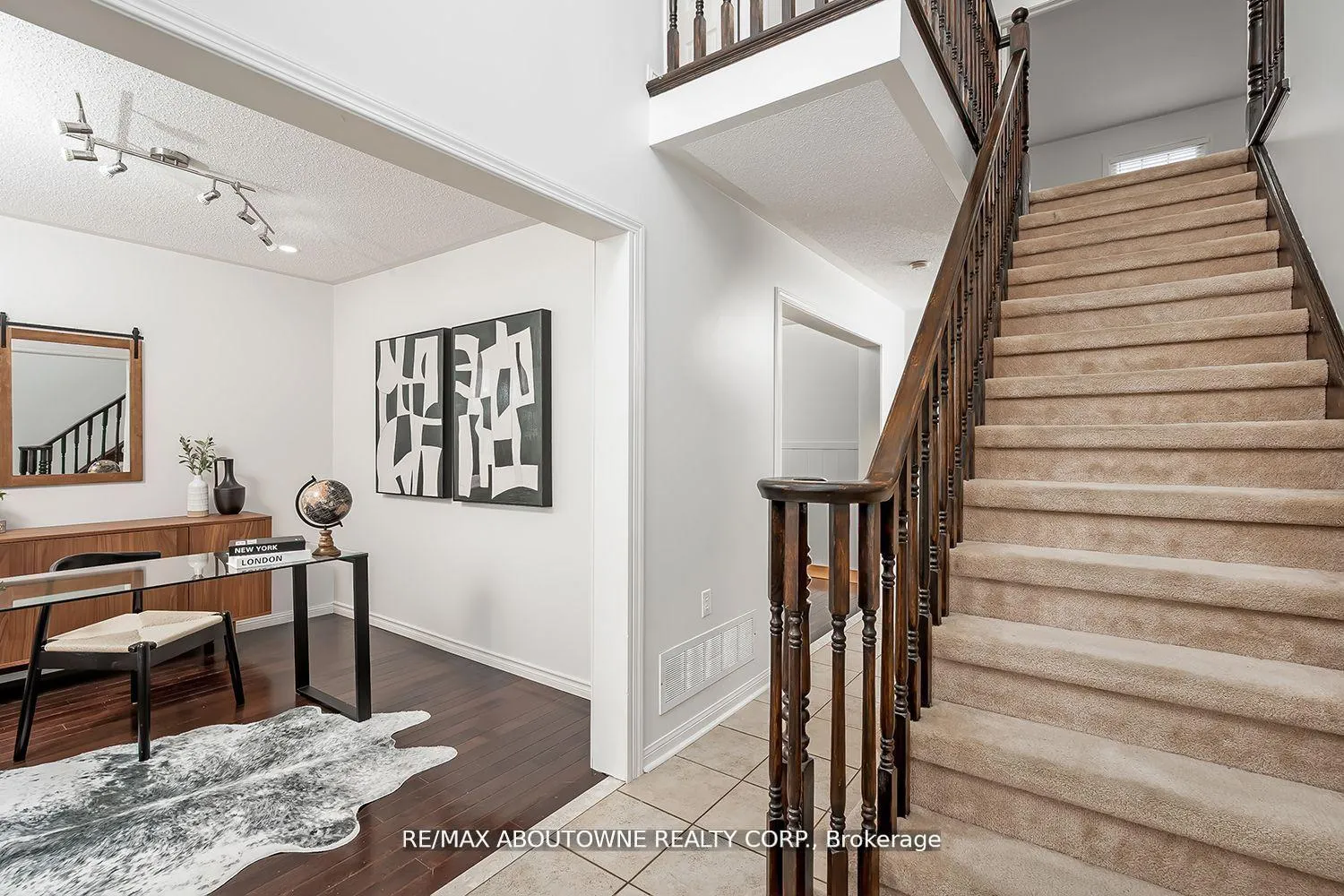 Photo 4 of 599 Caverhill Crescent, Milton, Clarke — HOMEH