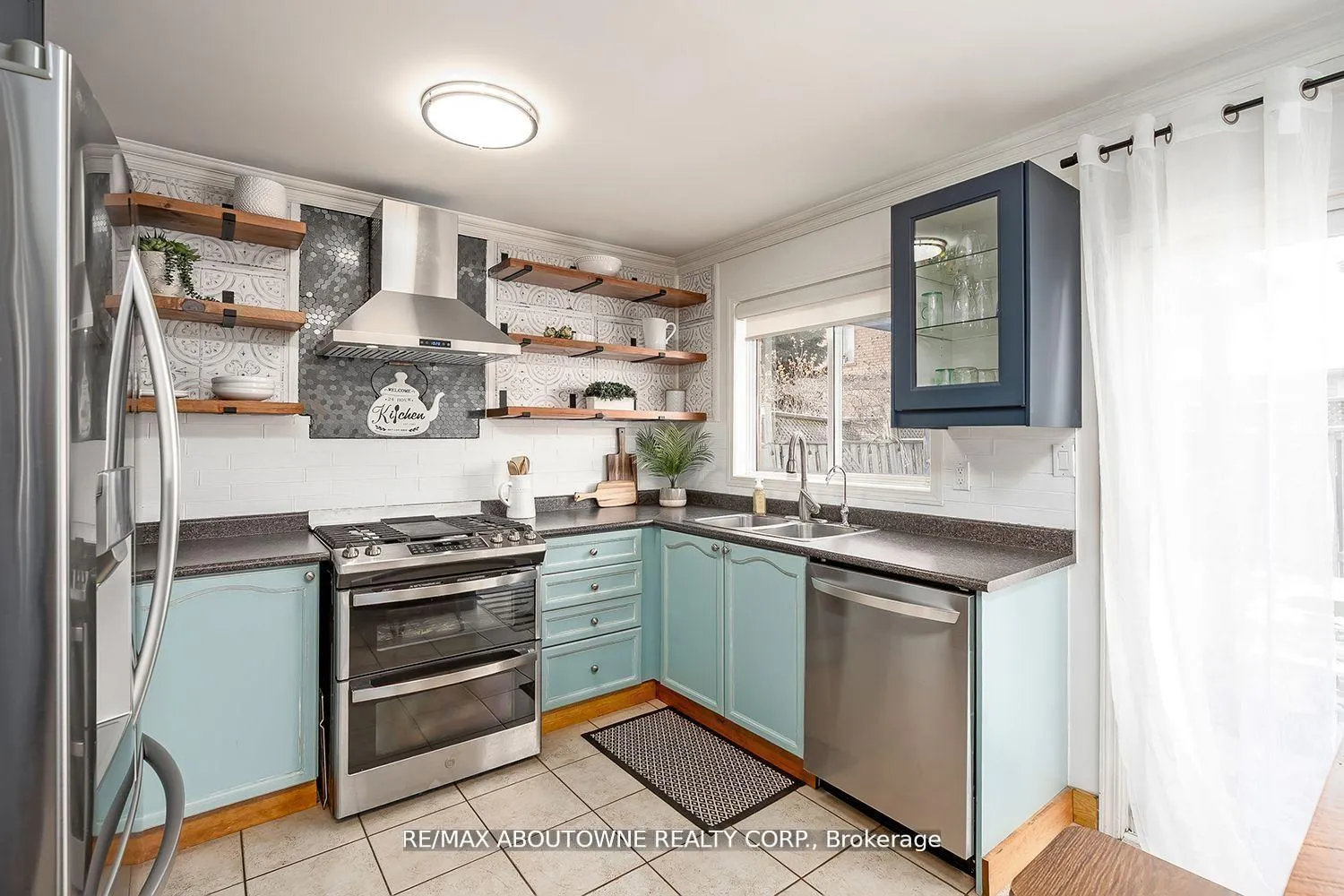 Photo 15 of 599 Caverhill Crescent, Milton, Clarke — HOMEH