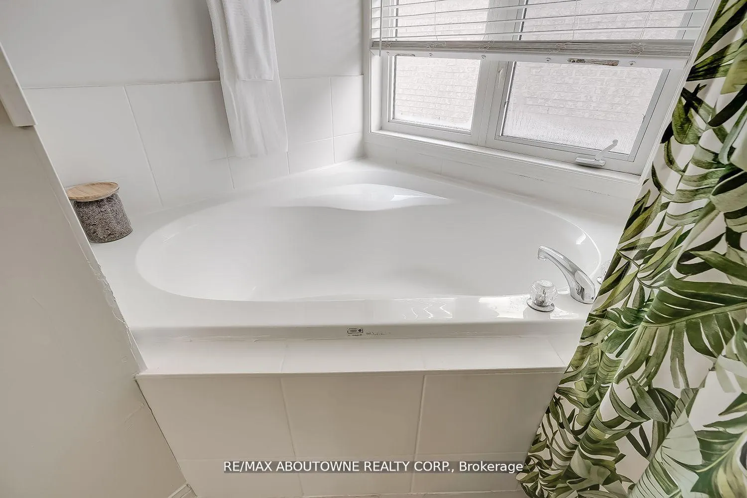 Photo 23 of 599 Caverhill Crescent, Milton, Clarke — HOMEH