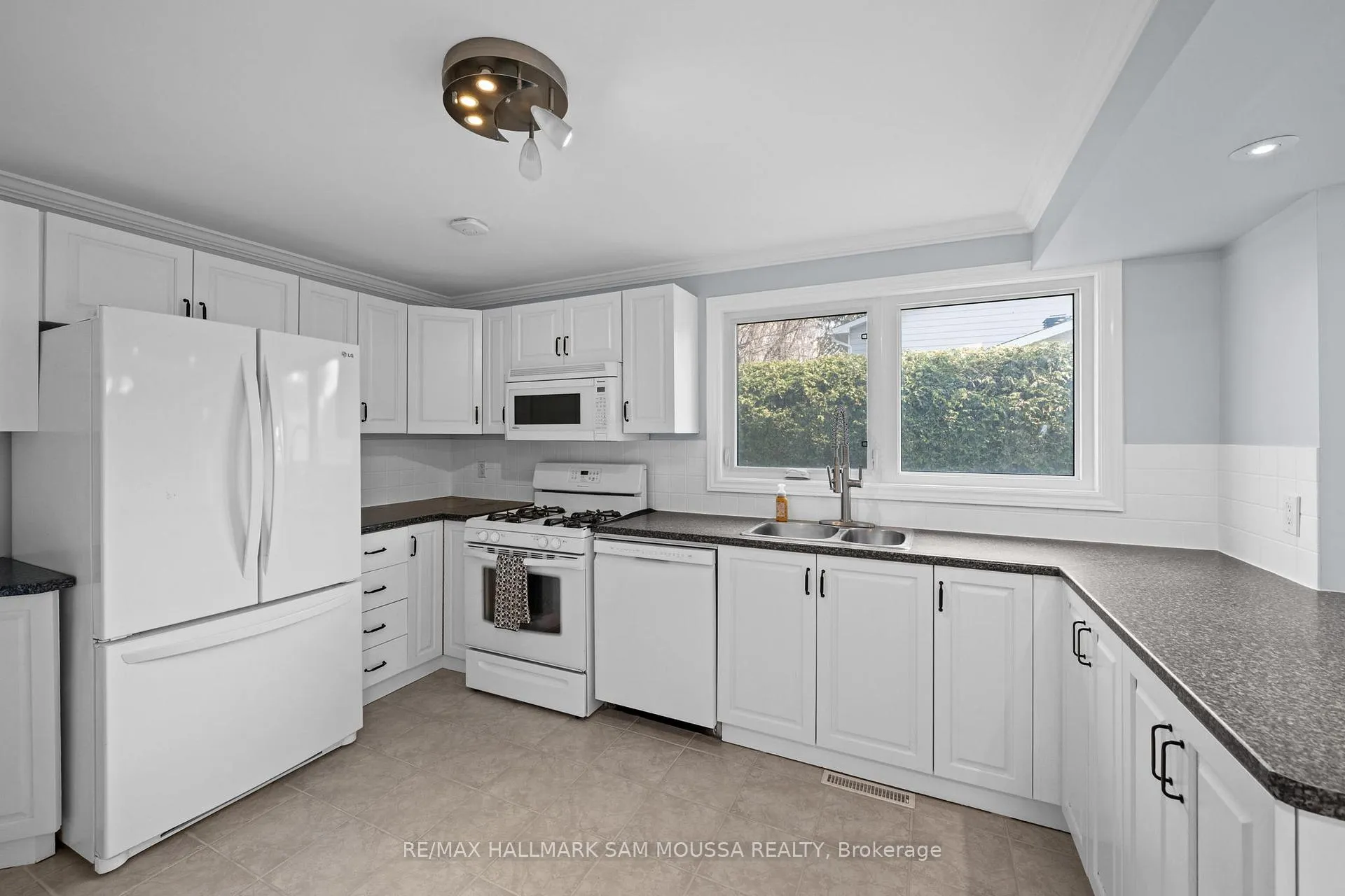 Photo 13 of 2750 Consul Avenue, Ottawa, Bruce Farm/Graham Park/Qualicum/Bellands — HOMEH