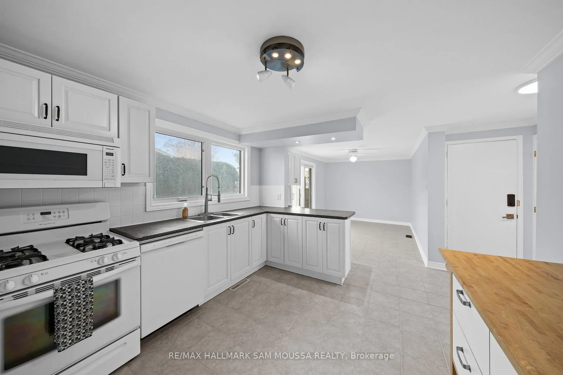 Photo 14 of 2750 Consul Avenue, Ottawa, Bruce Farm/Graham Park/Qualicum/Bellands — HOMEH