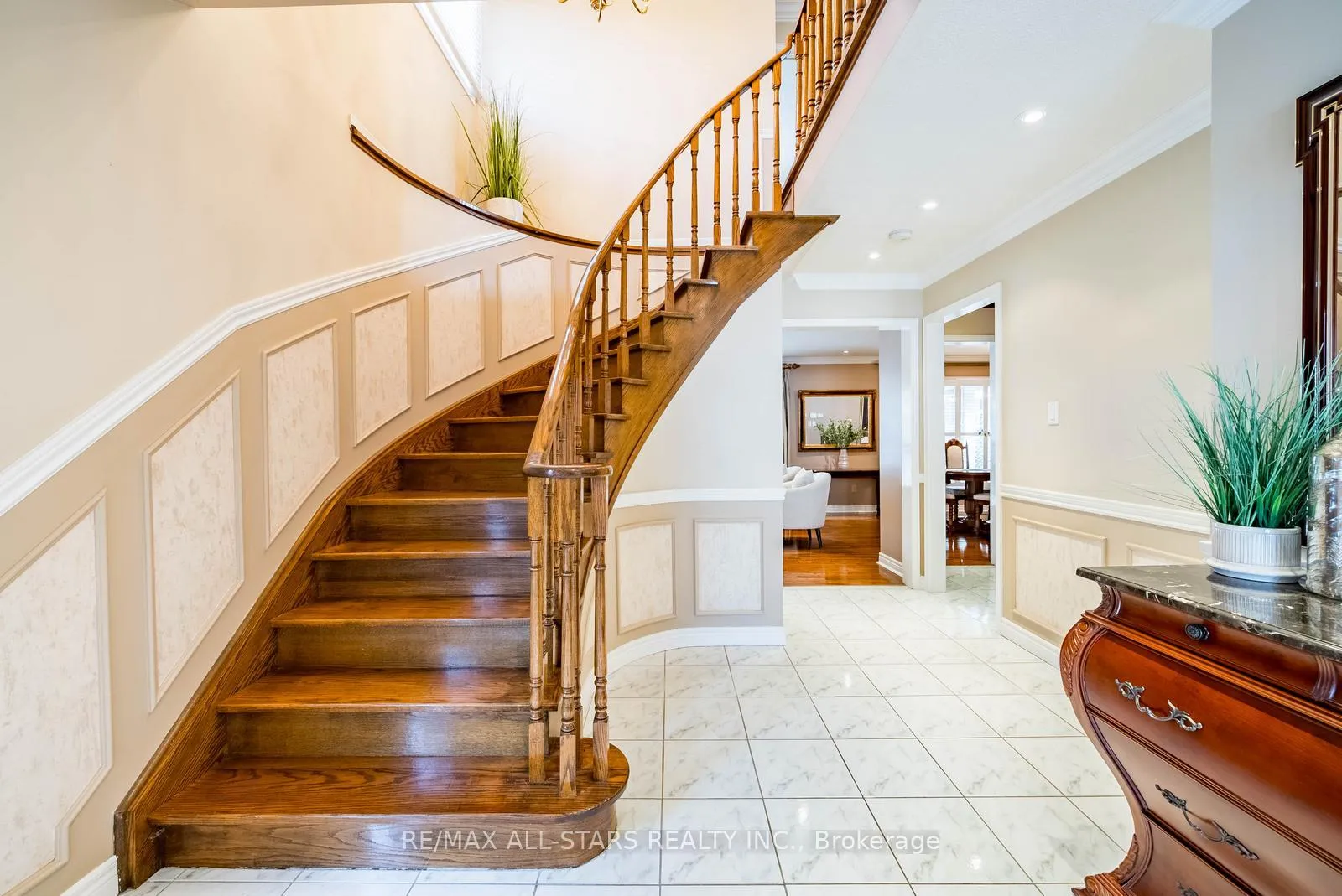 Photo 2 of 148 Major Buttons Drive, Markham, Sherwood-Amberglen — HOMEH