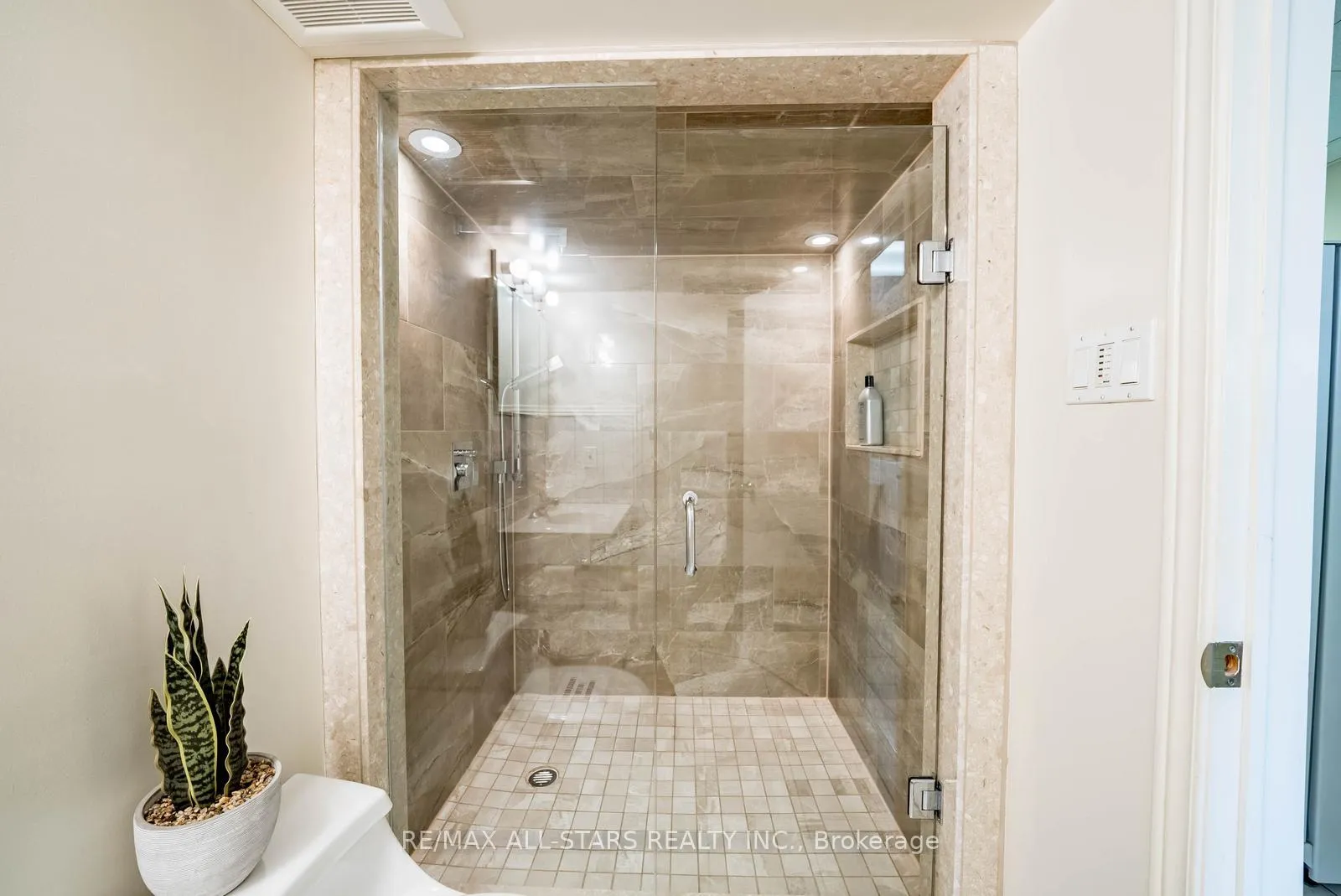 Photo 34 of 148 Major Buttons Drive, Markham, Sherwood-Amberglen — HOMEH