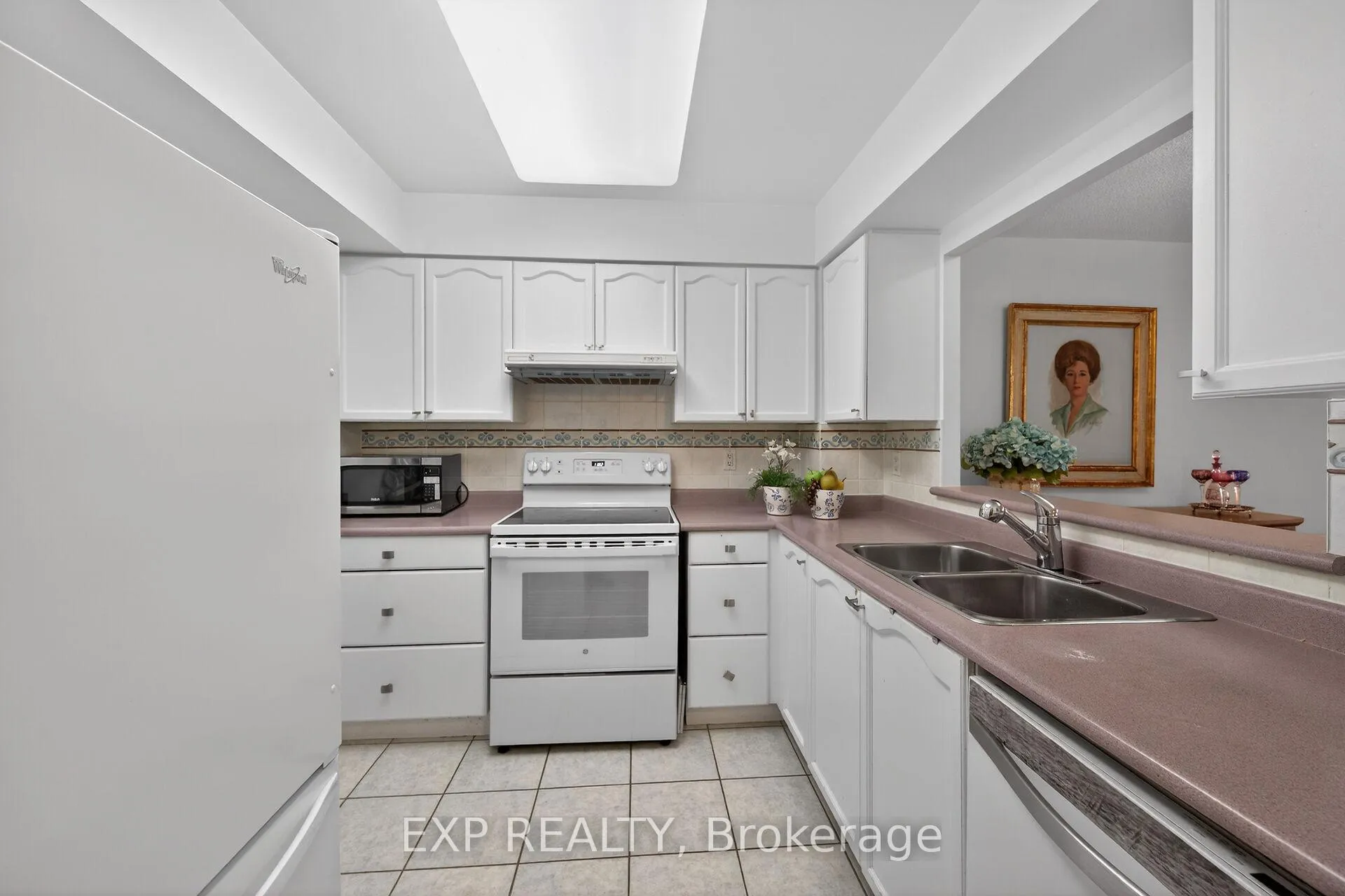 Photo 5 of Unit 1410, 100 Burloak Drive, Burlington, Appleby — HOMEH