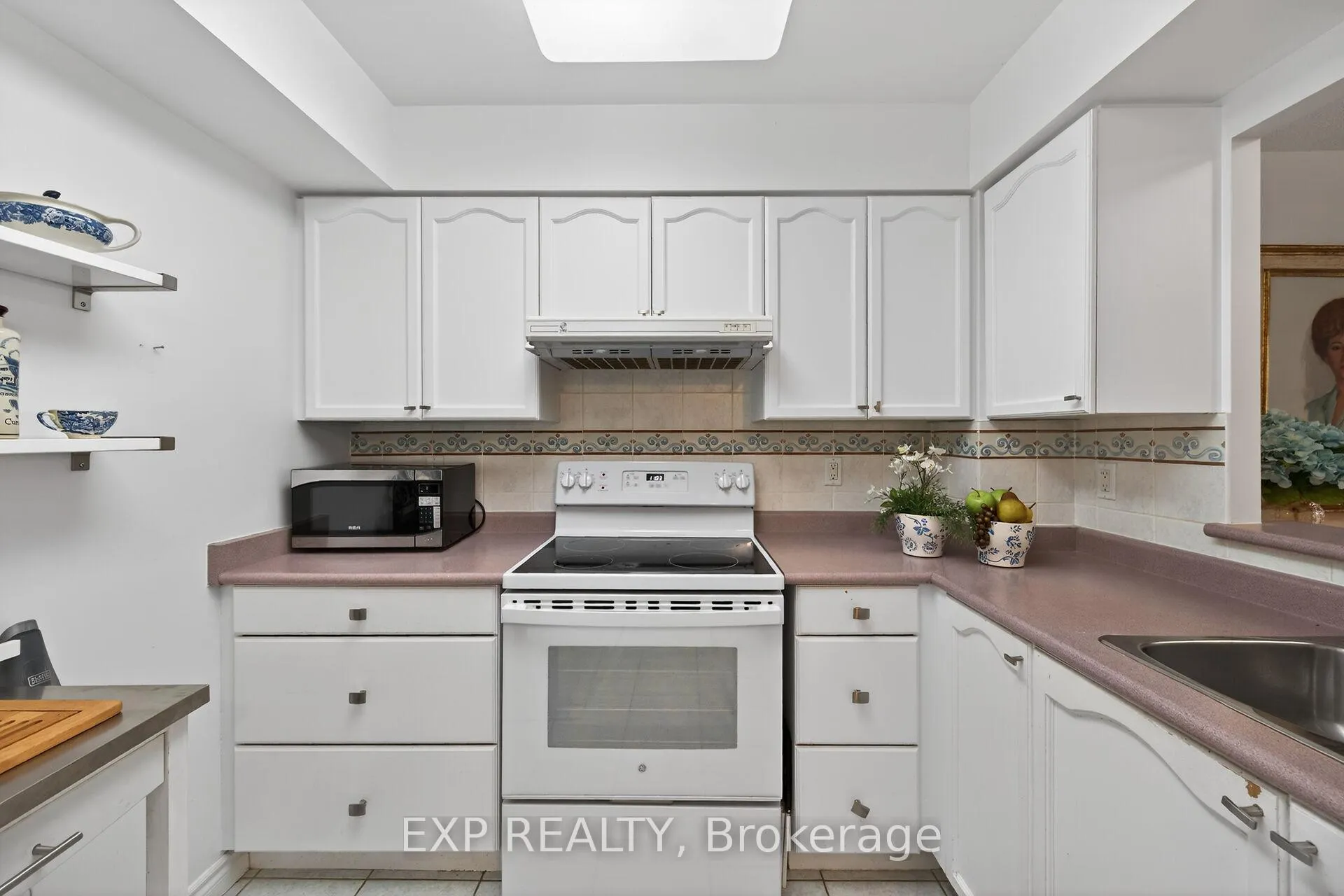 Photo 7 of Unit 1410, 100 Burloak Drive, Burlington, Appleby — HOMEH