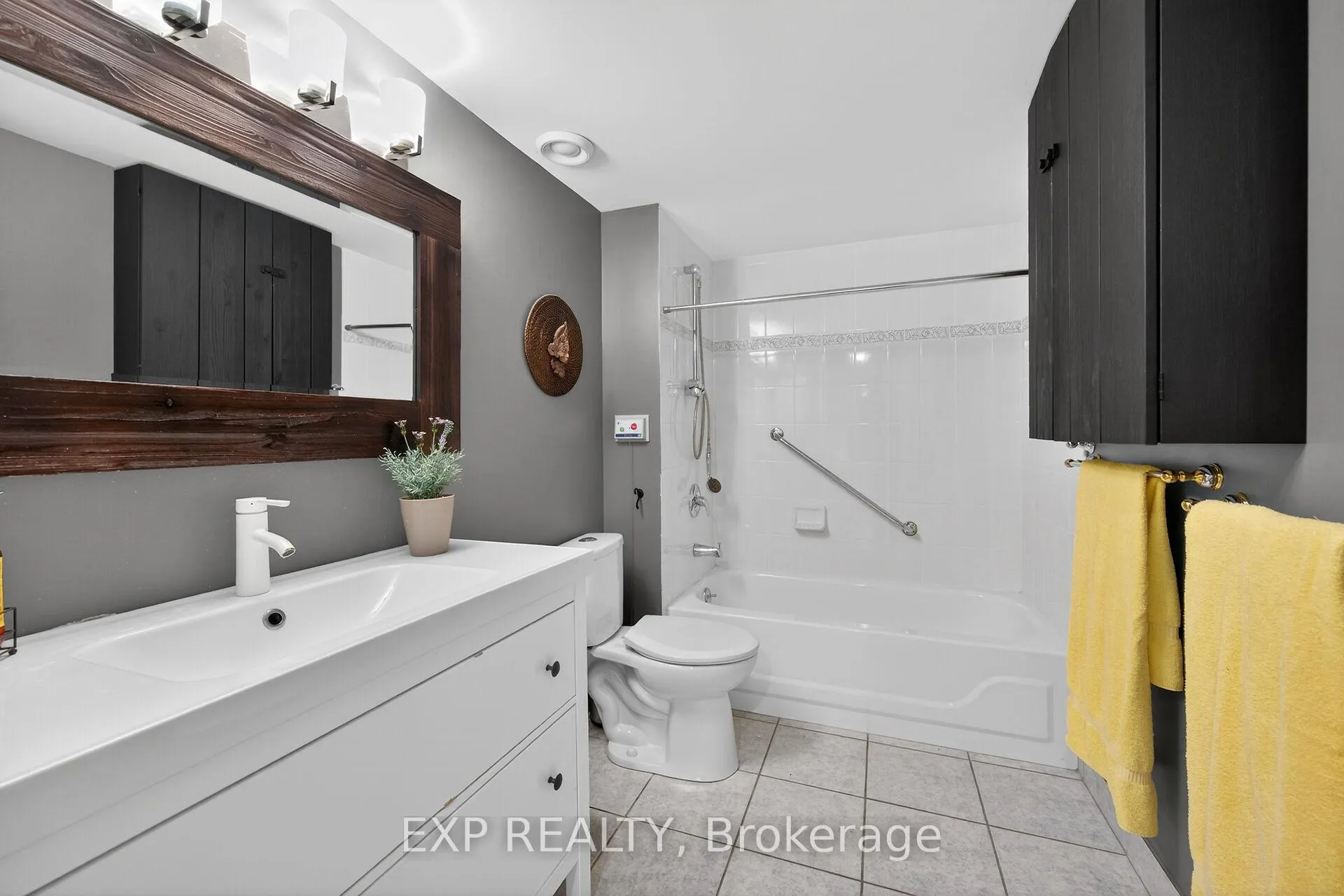Photo 24 of Unit 1410, 100 Burloak Drive, Burlington, Appleby — HOMEH