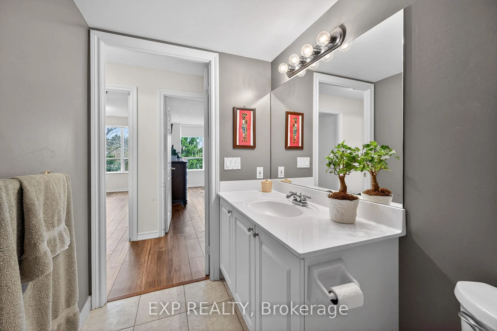 Photo 29 of Unit 1410, 100 Burloak Drive, Burlington, Appleby — HOMEH