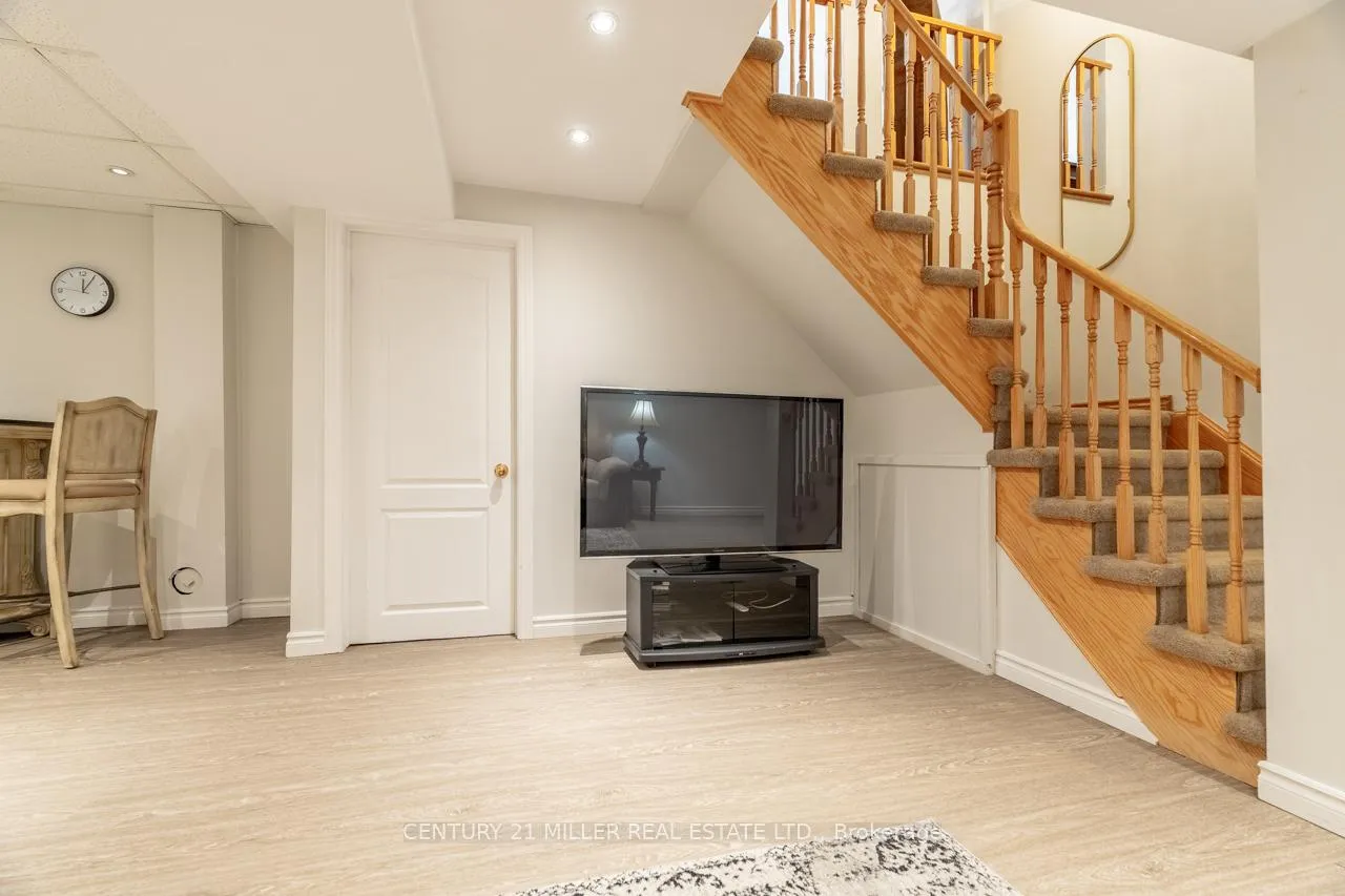 Photo 18 of 70 Morrison Crescent, Grimsby, Grimsby Beach — HOMEH