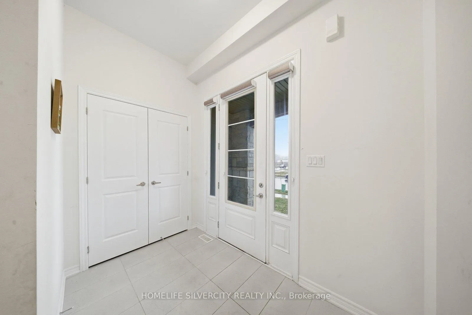 Photo 5 of 1 Dore Drive, Brantford — HOMEH