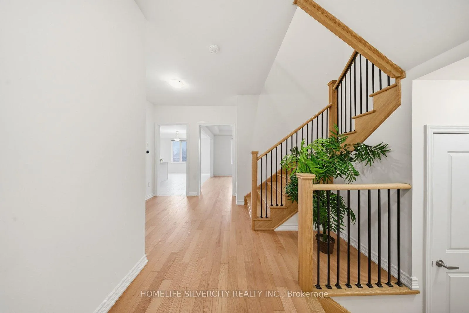Photo 6 of 1 Dore Drive, Brantford — HOMEH