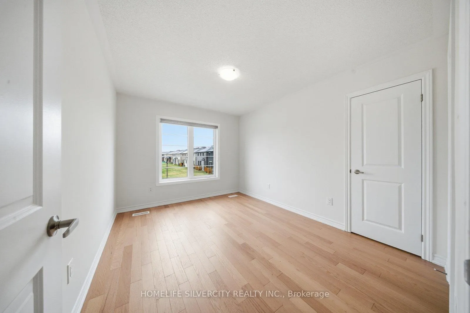 Photo 18 of 1 Dore Drive, Brantford — HOMEH