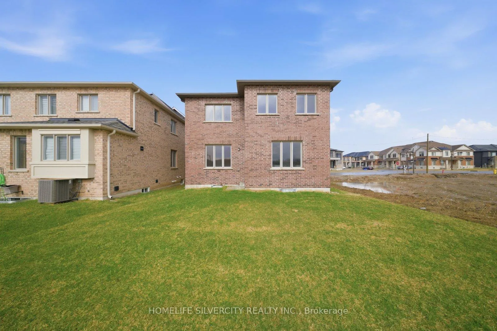 Photo 43 of 1 Dore Drive, Brantford — HOMEH