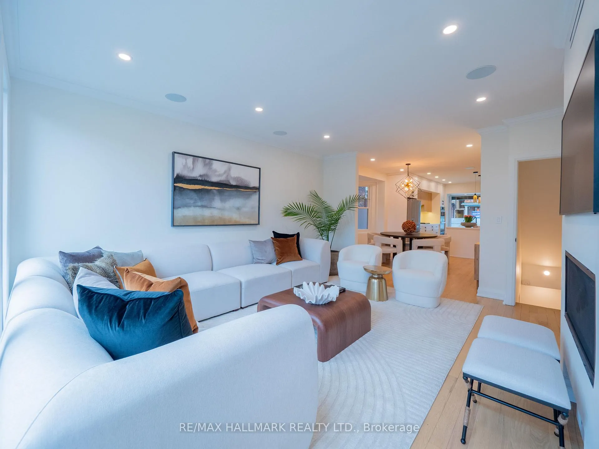 Photo 5 of 5 Ravina Crescent, Toronto, Blake-Jones — HOMEH