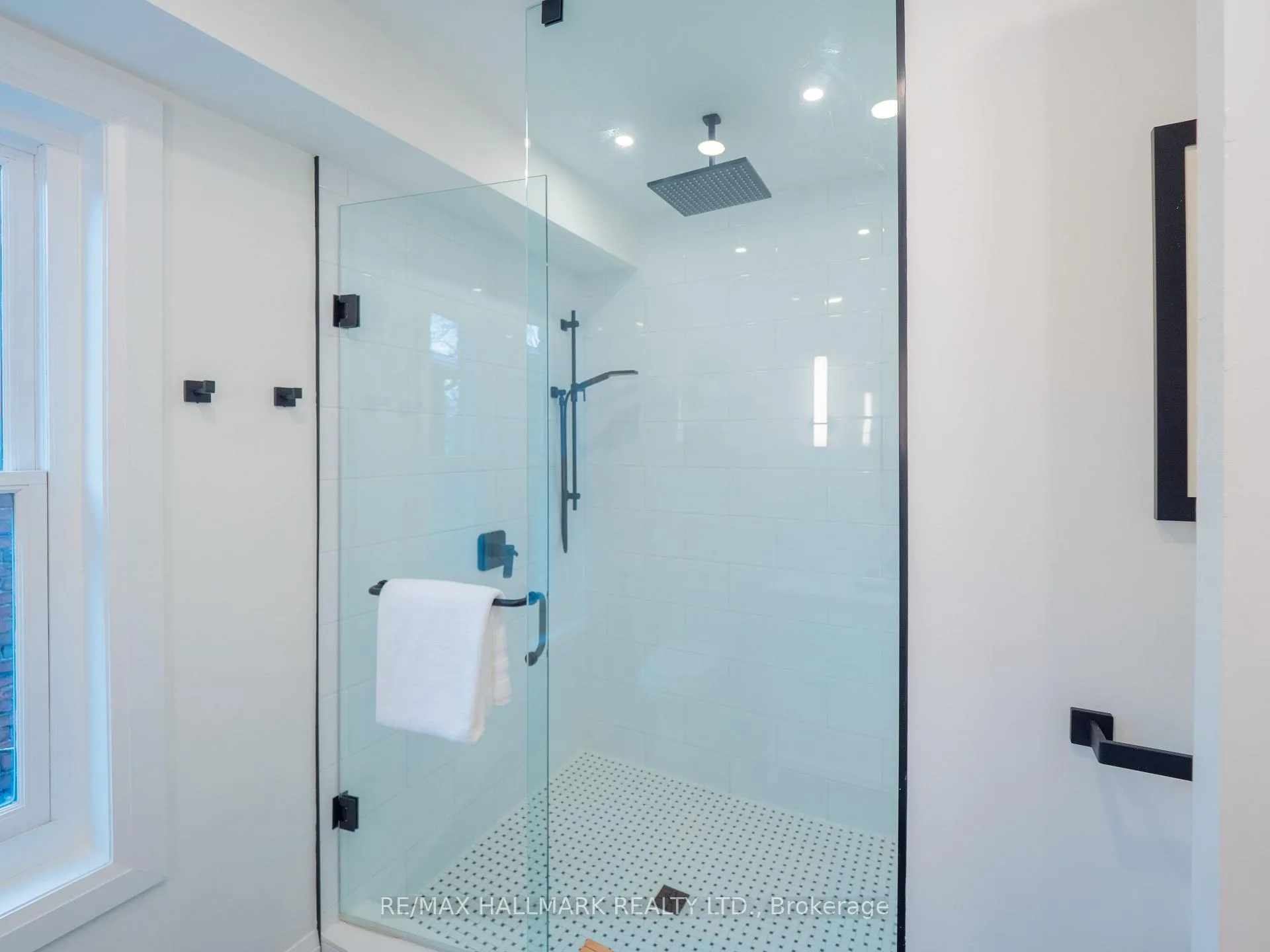 Photo 23 of 5 Ravina Crescent, Toronto, Blake-Jones — HOMEH