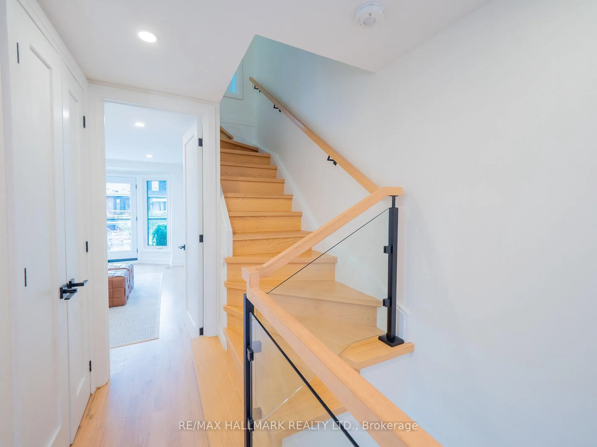 Photo 24 of 5 Ravina Crescent, Toronto, Blake-Jones — HOMEH
