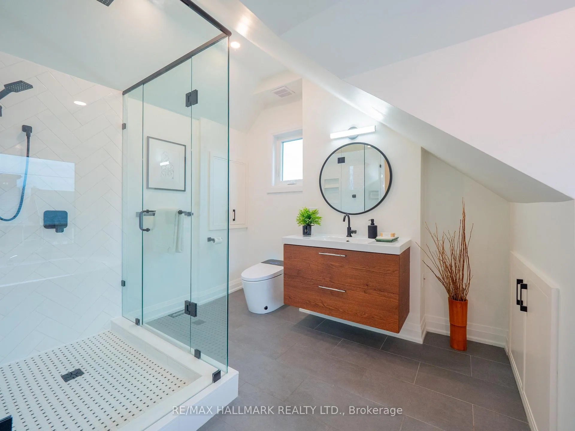 Photo 30 of 5 Ravina Crescent, Toronto, Blake-Jones — HOMEH