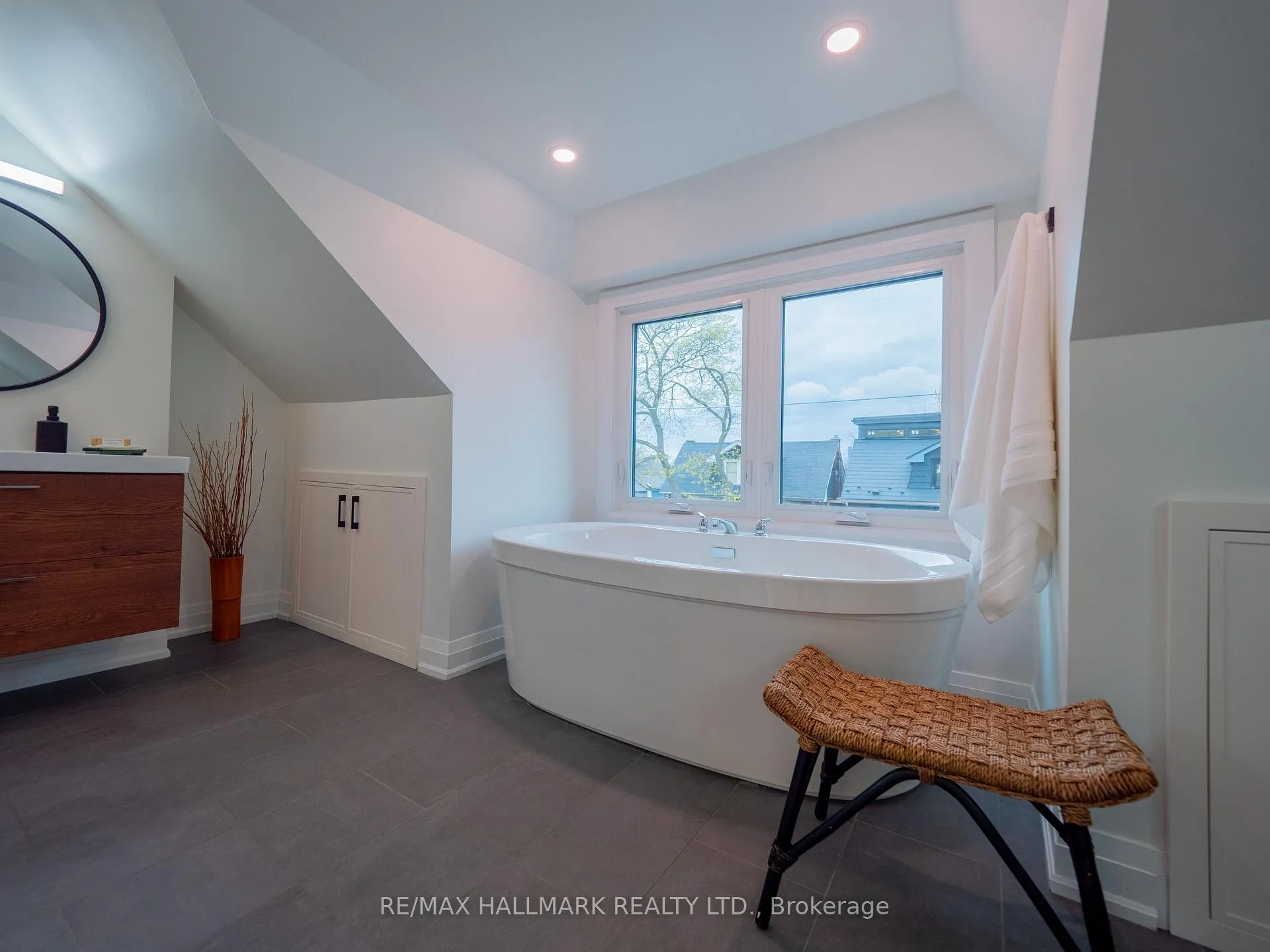Photo 31 of 5 Ravina Crescent, Toronto, Blake-Jones — HOMEH