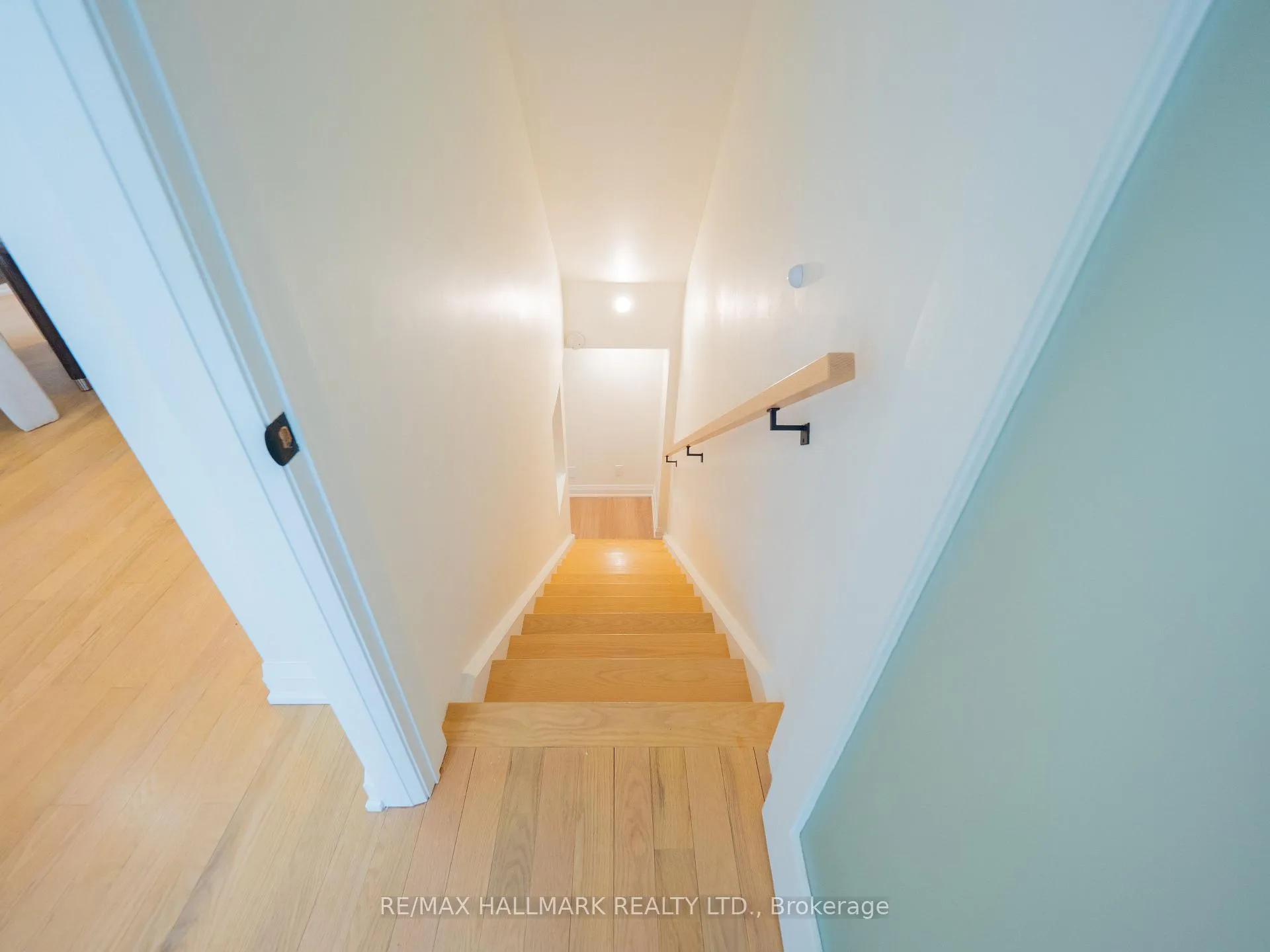Photo 33 of 5 Ravina Crescent, Toronto, Blake-Jones — HOMEH