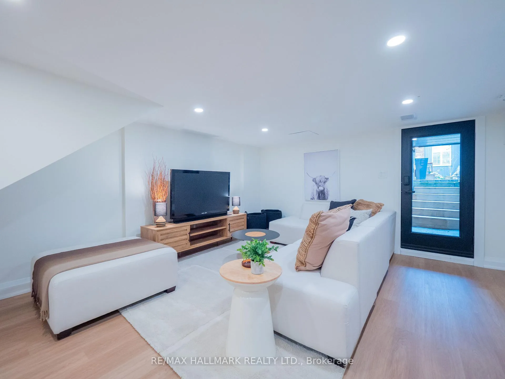 Photo 34 of 5 Ravina Crescent, Toronto, Blake-Jones — HOMEH