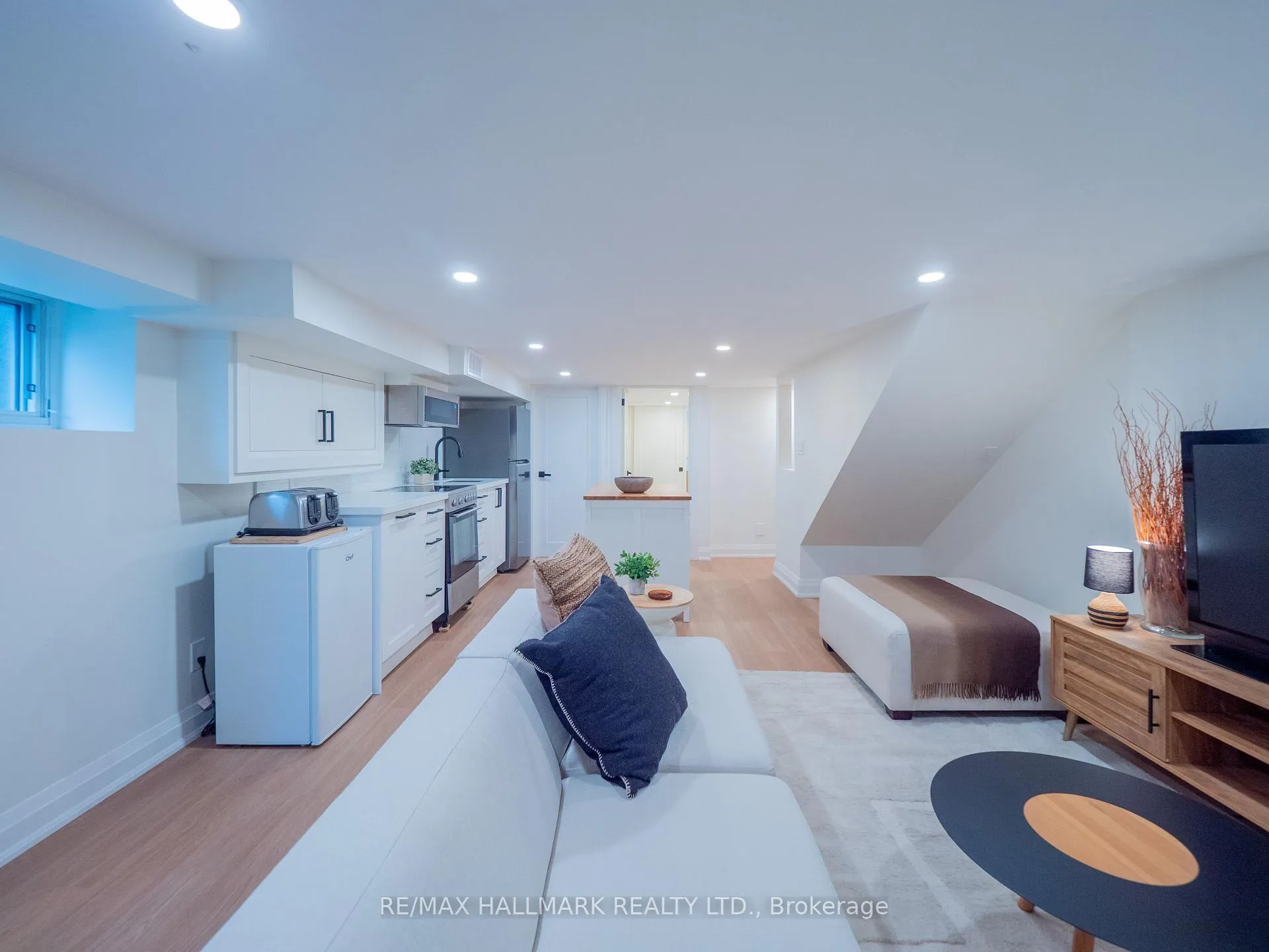 Photo 36 of 5 Ravina Crescent, Toronto, Blake-Jones — HOMEH