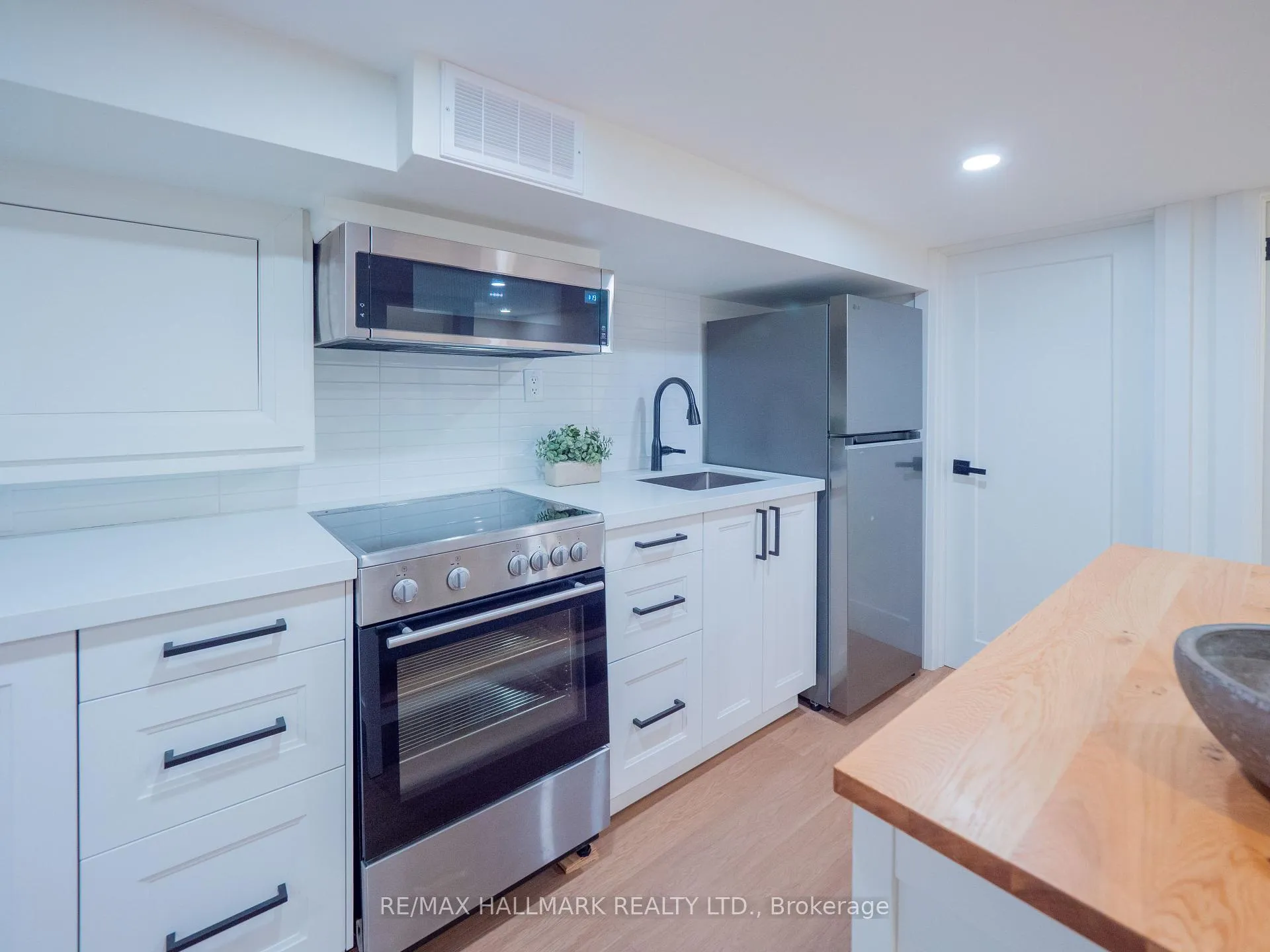 Photo 39 of 5 Ravina Crescent, Toronto, Blake-Jones — HOMEH
