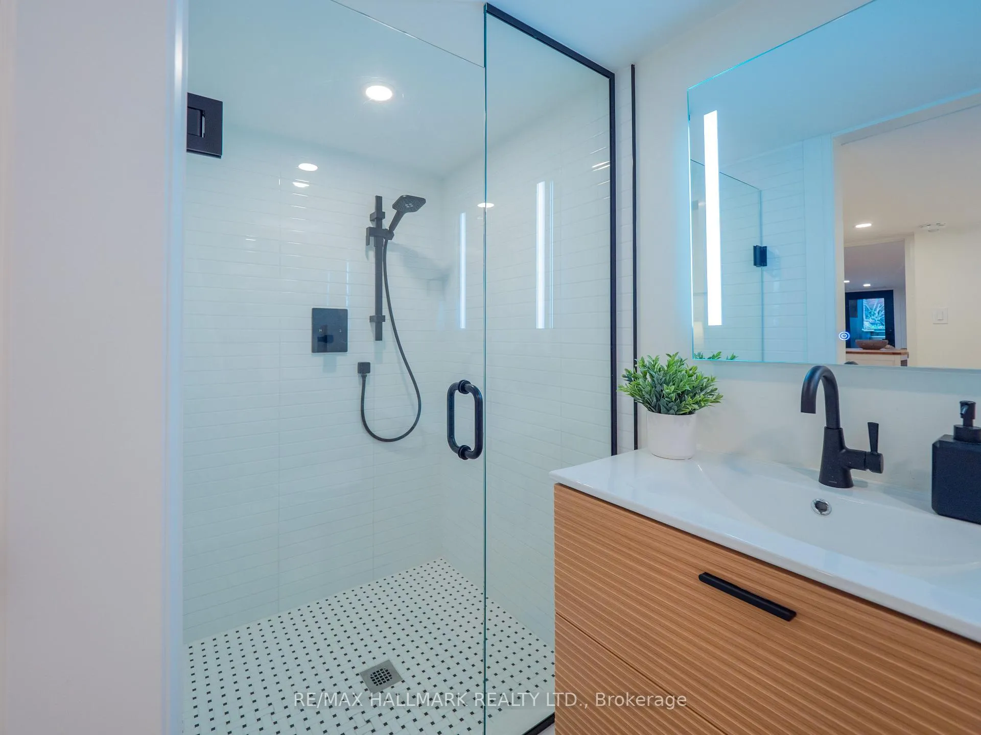 Photo 42 of 5 Ravina Crescent, Toronto, Blake-Jones — HOMEH