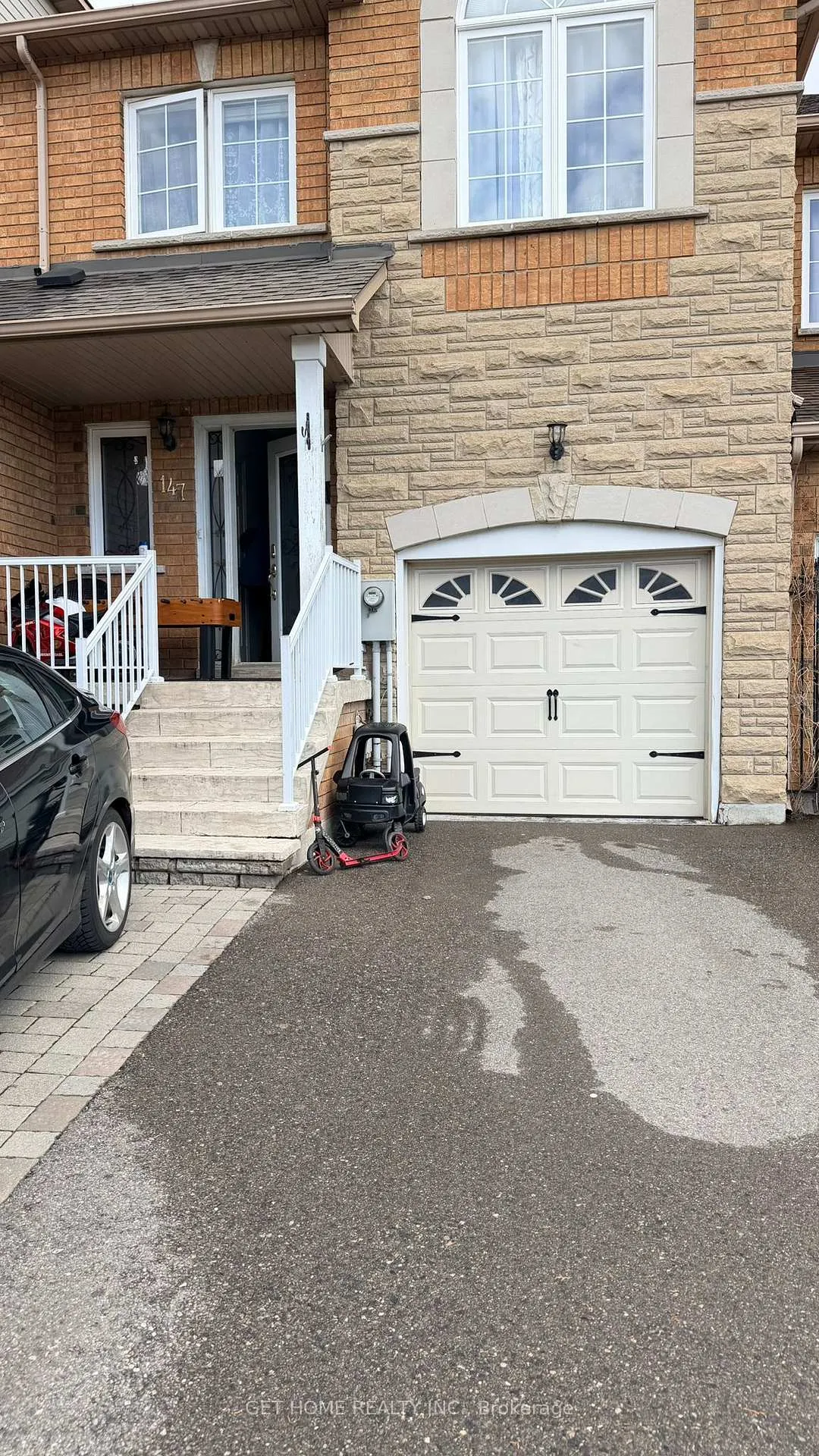 Photo 1 of 147 Foxchase Avenue W, Vaughan, East Woodbridge — HOMEH