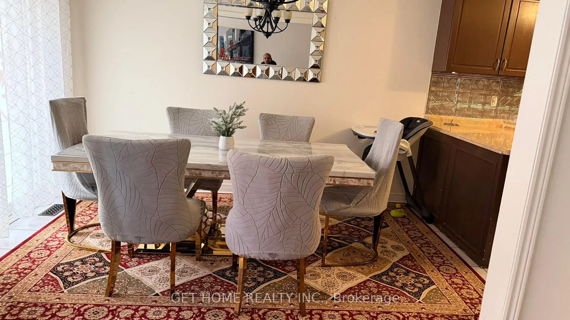 Photo 4 of 147 Foxchase Avenue W, Vaughan, East Woodbridge — HOMEH