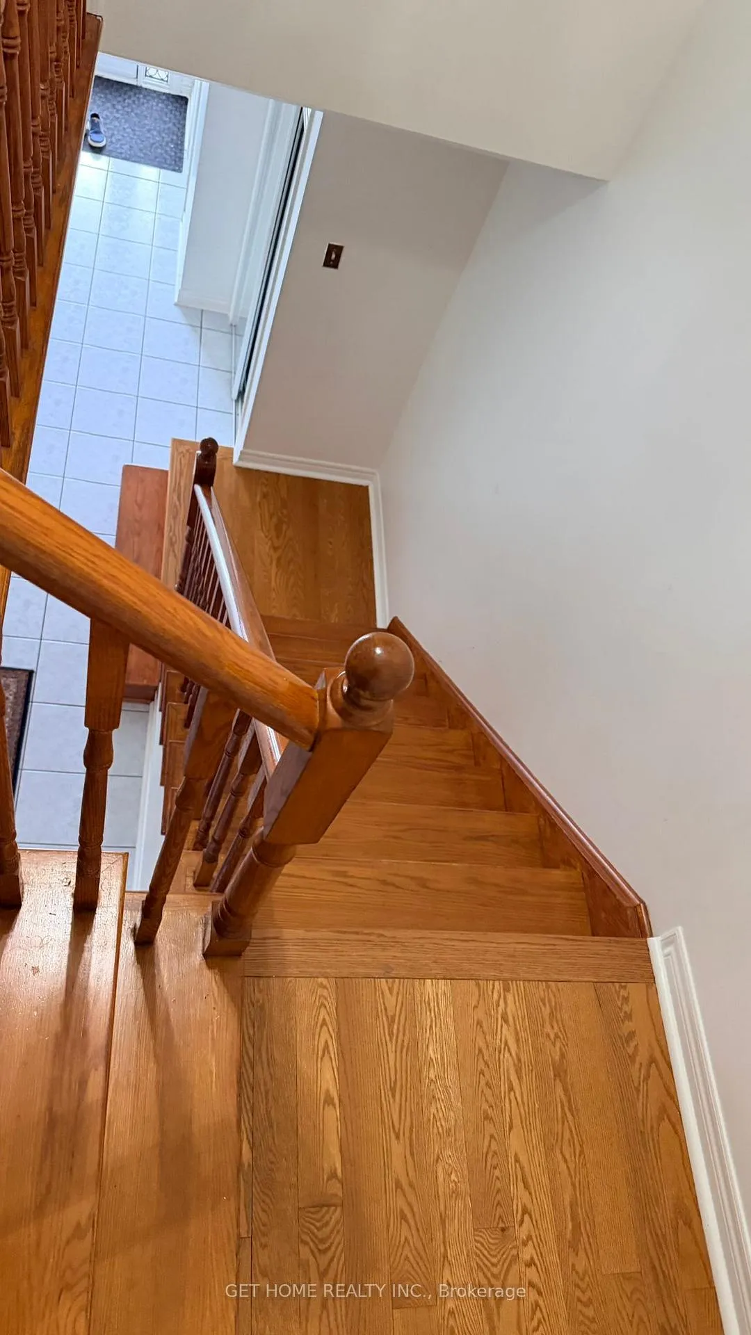 Photo 8 of 147 Foxchase Avenue W, Vaughan, East Woodbridge — HOMEH