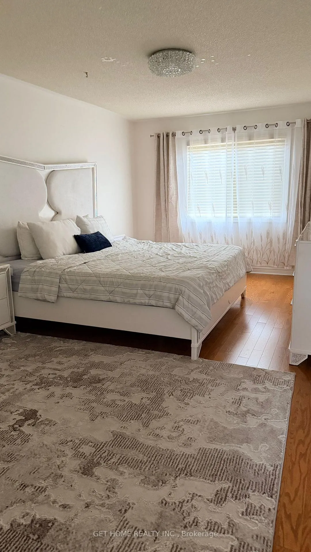 Photo 10 of 147 Foxchase Avenue W, Vaughan, East Woodbridge — HOMEH