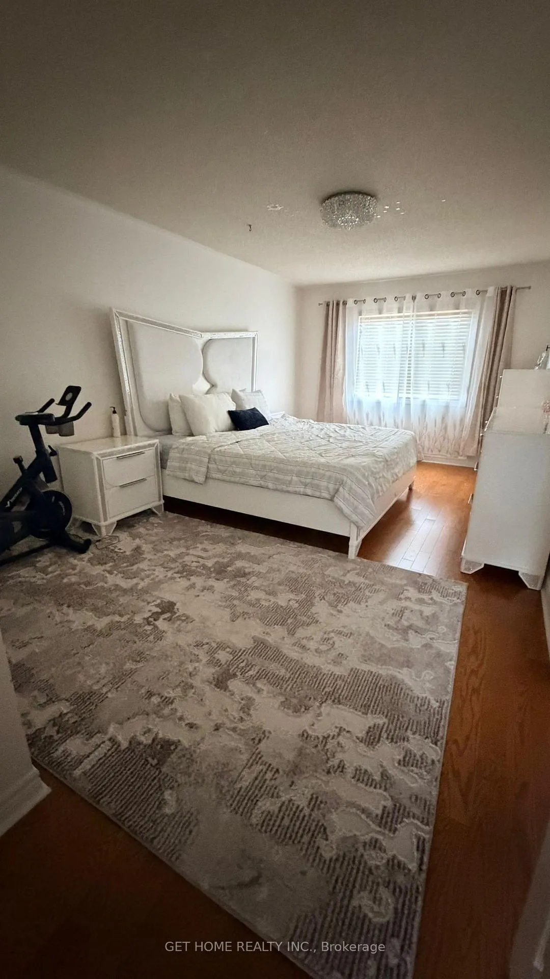 Photo 11 of 147 Foxchase Avenue W, Vaughan, East Woodbridge — HOMEH