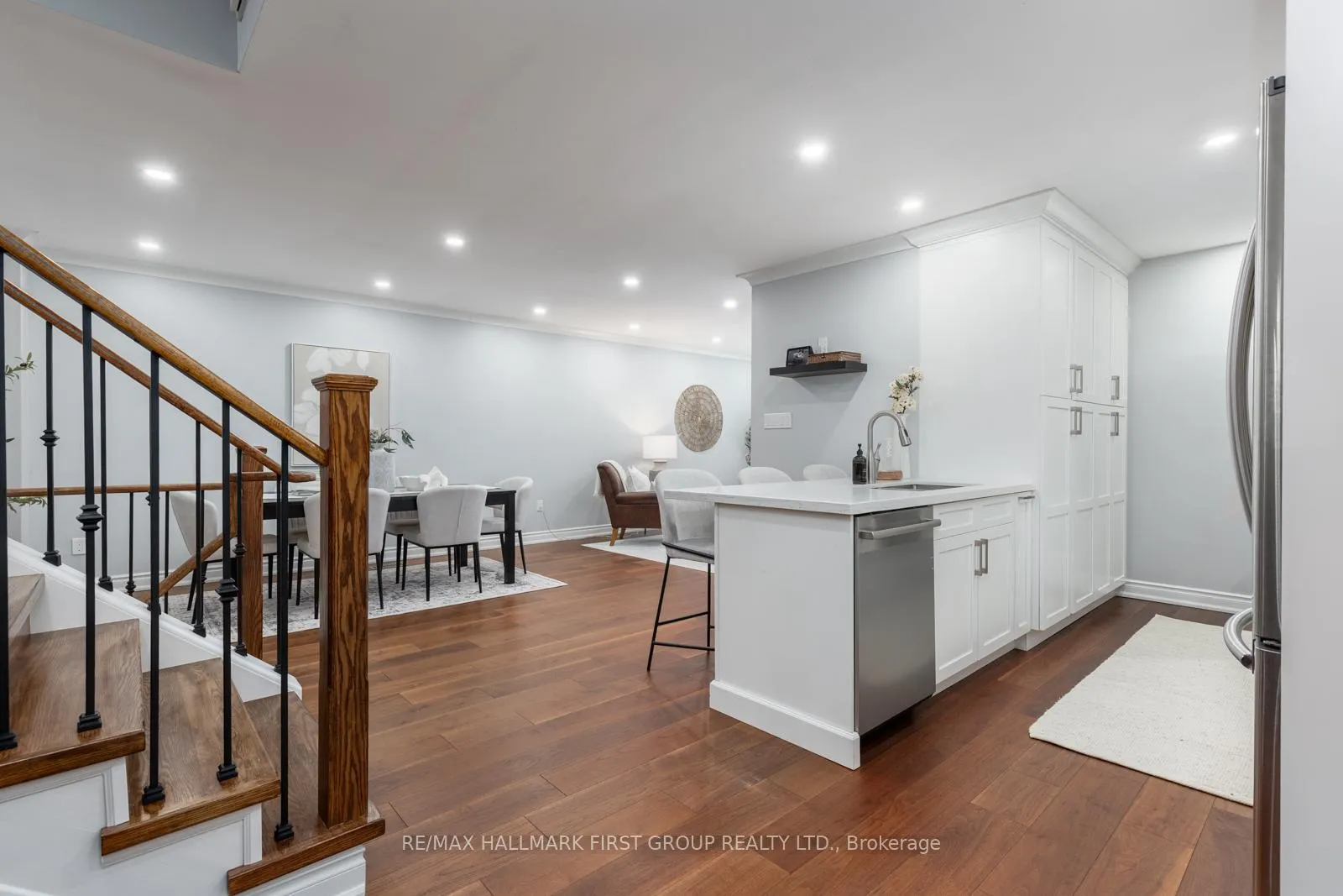 Photo 12 of 54 Hialeah Crescent, Whitby, Blue Grass Meadows — HOMEH