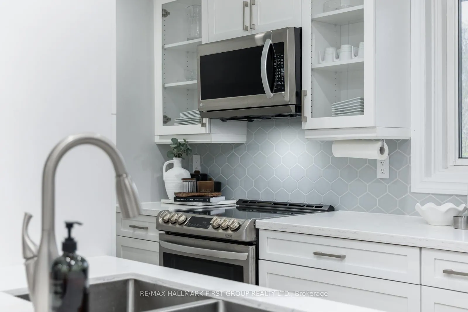 Photo 14 of 54 Hialeah Crescent, Whitby, Blue Grass Meadows — HOMEH