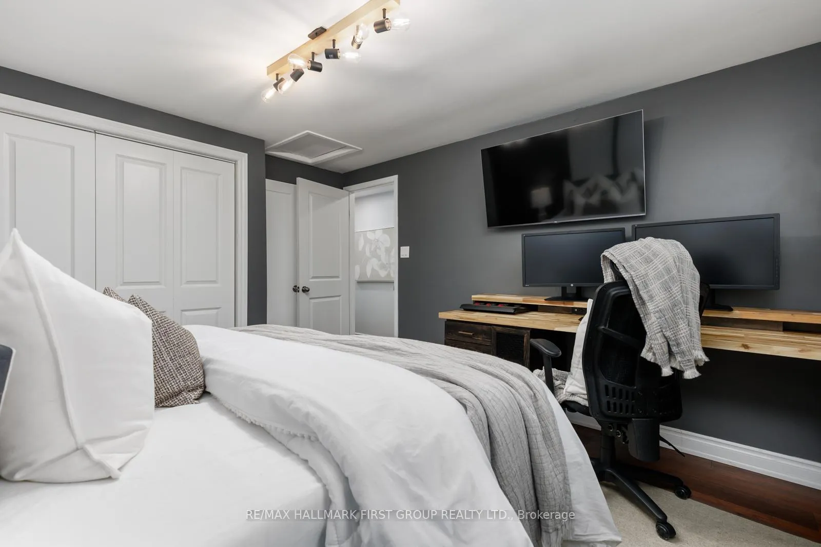 Photo 19 of 54 Hialeah Crescent, Whitby, Blue Grass Meadows — HOMEH