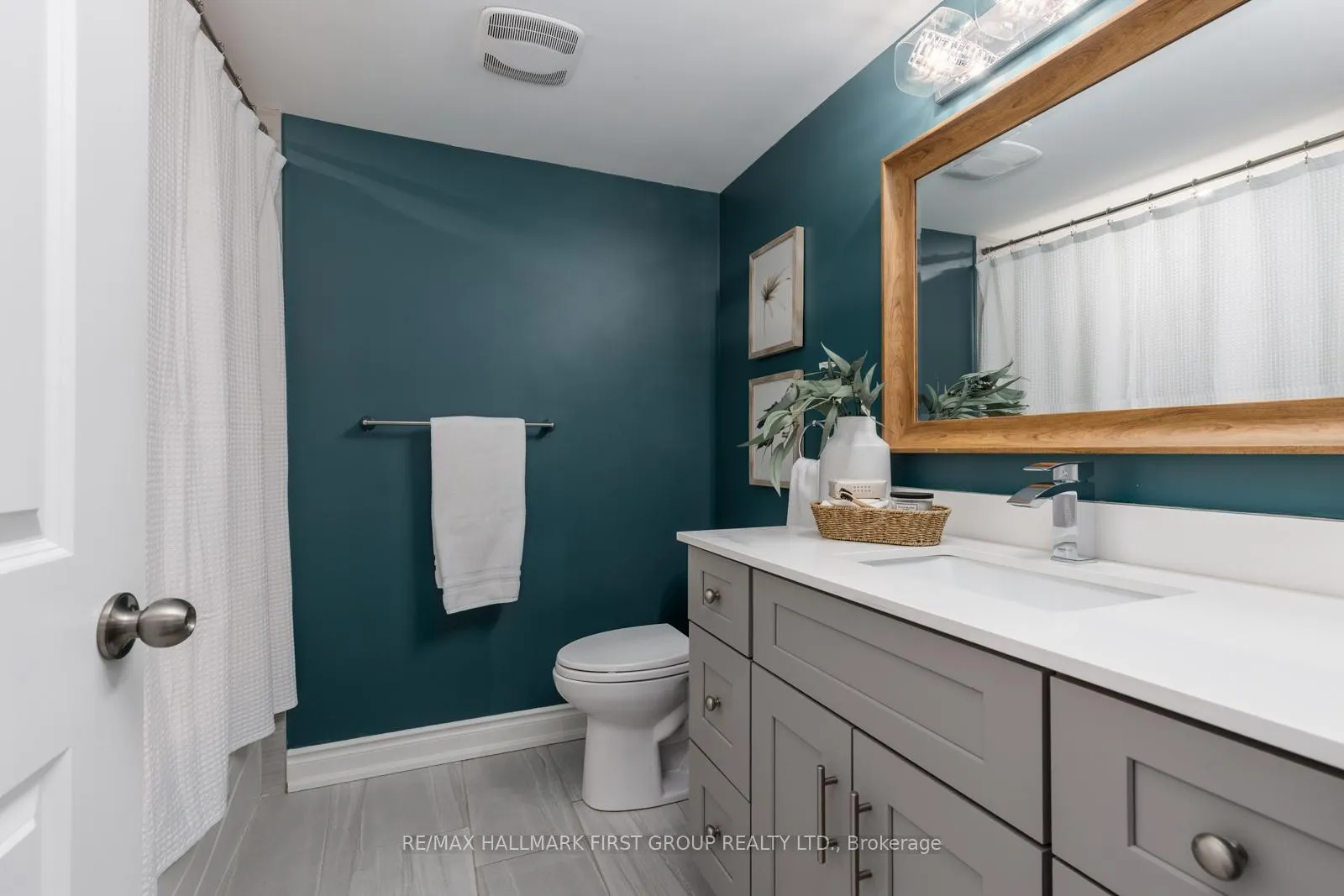 Photo 24 of 54 Hialeah Crescent, Whitby, Blue Grass Meadows — HOMEH