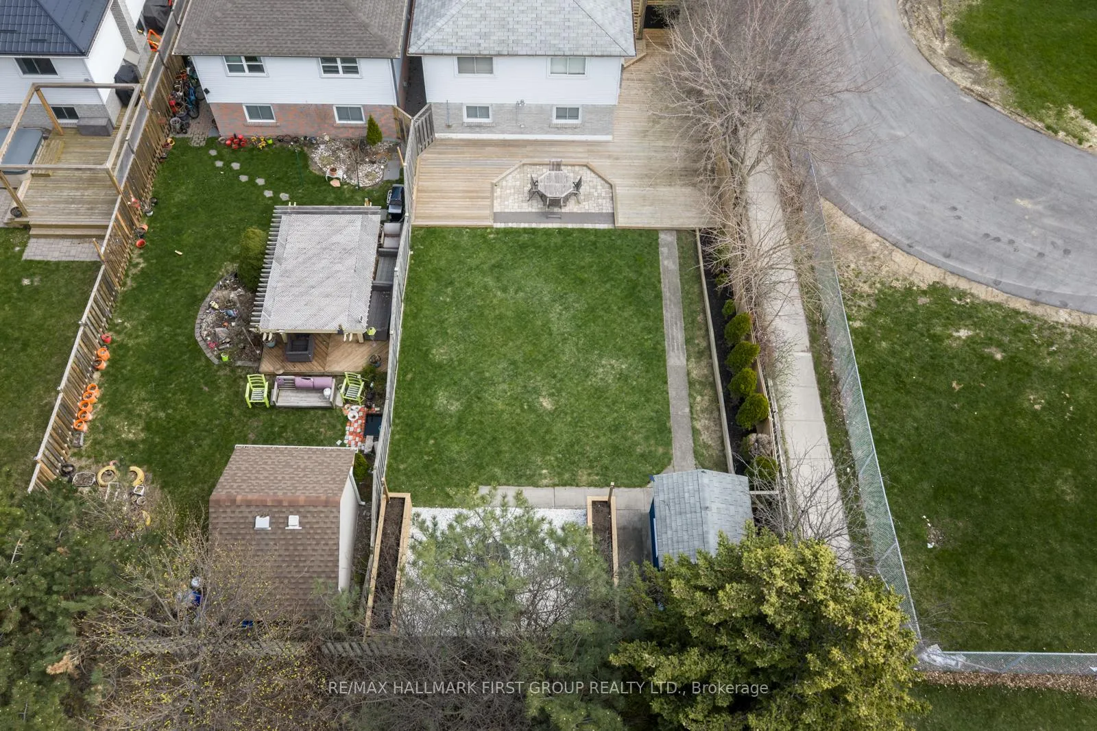 Photo 50 of 54 Hialeah Crescent, Whitby, Blue Grass Meadows — HOMEH
