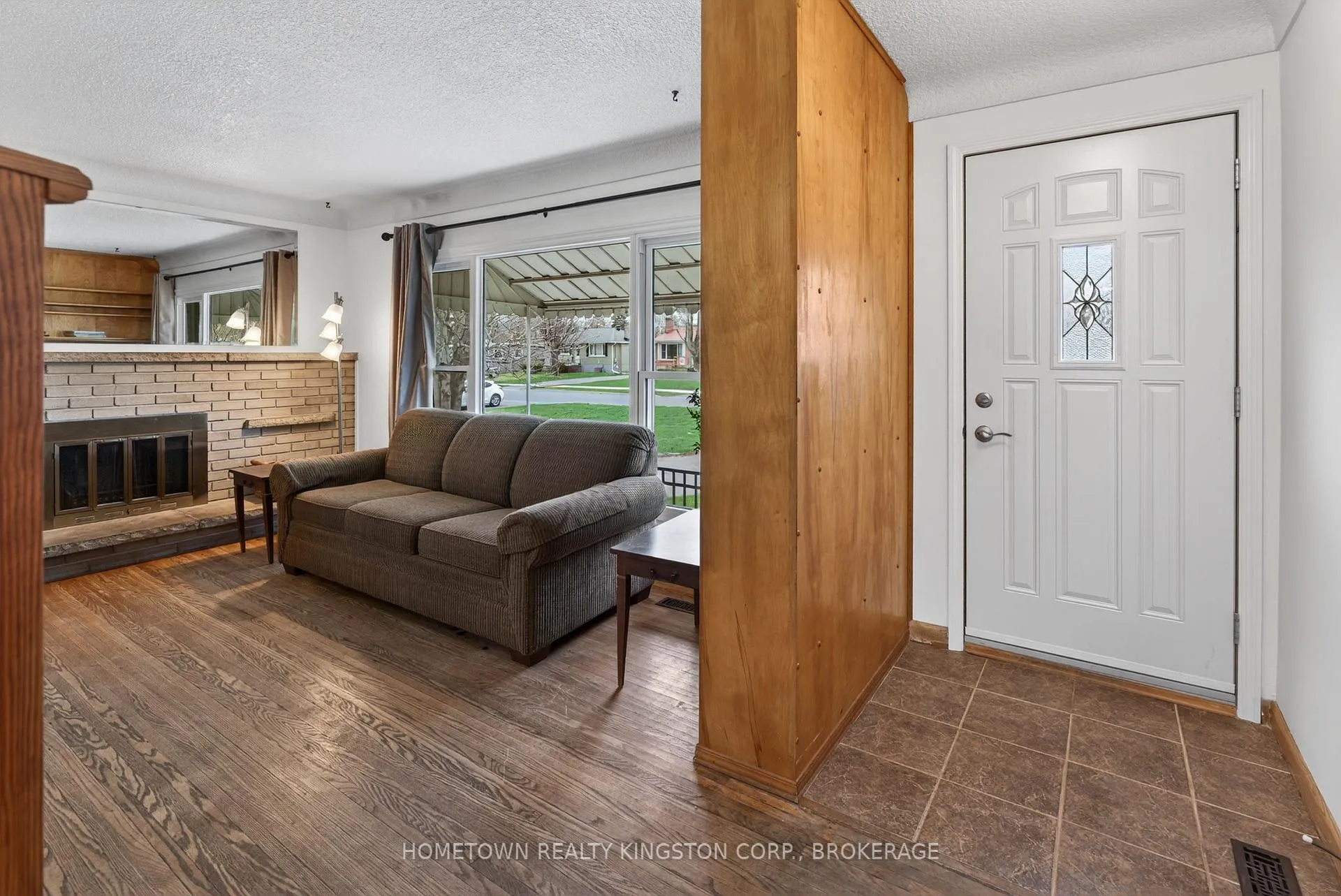 Photo 2 of 23 Fairfield Boulevard, Loyalist, Amherstview — HOMEH