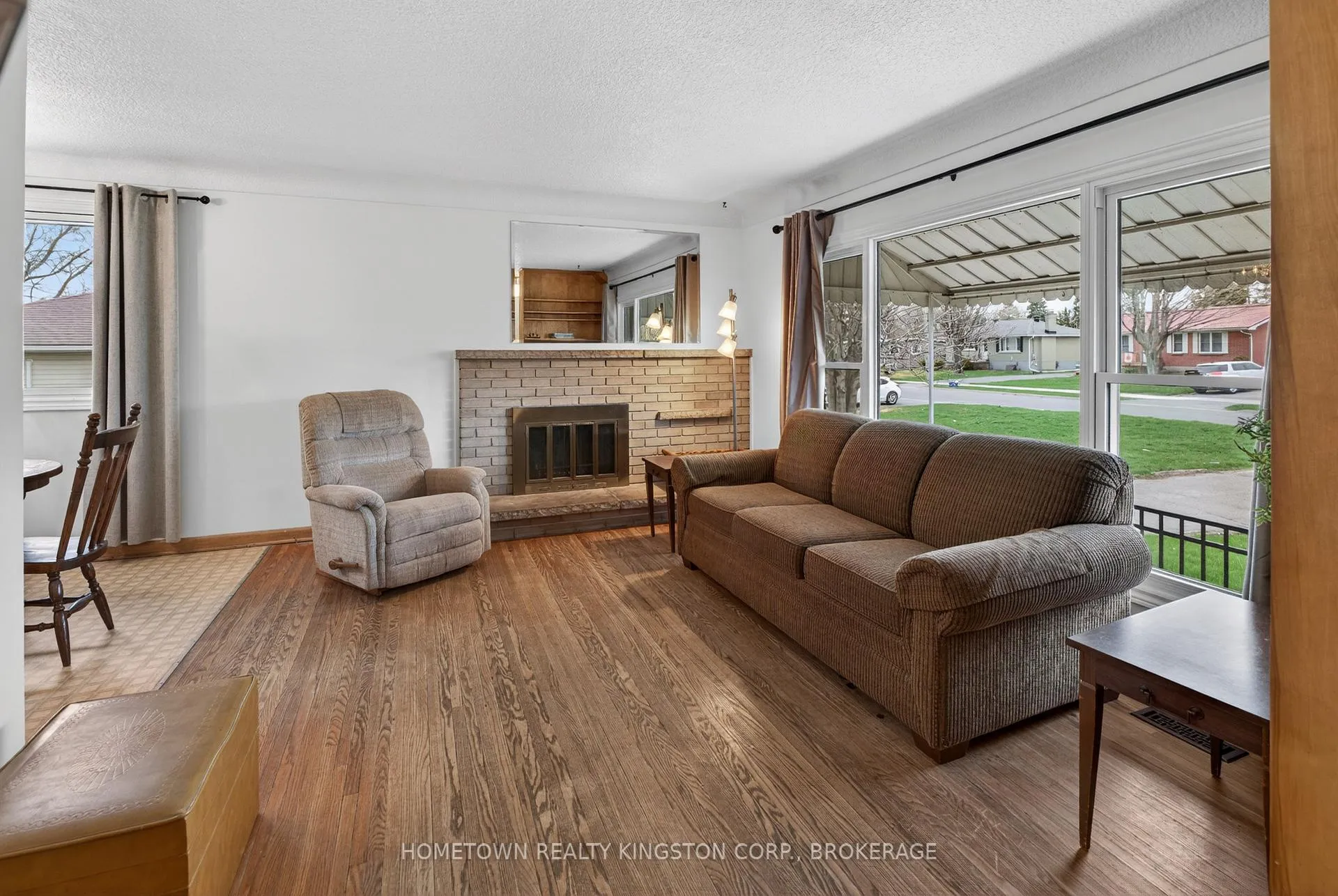 Photo 4 of 23 Fairfield Boulevard, Loyalist, Amherstview — HOMEH
