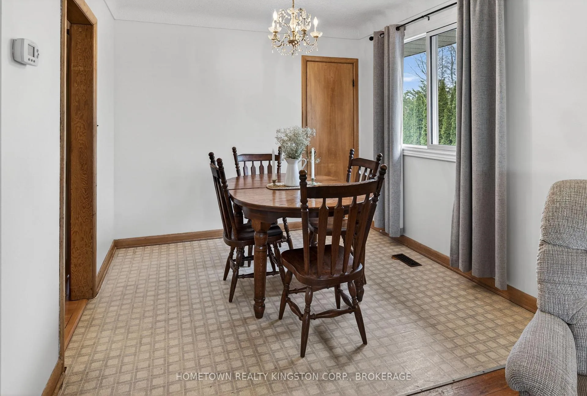 Photo 6 of 23 Fairfield Boulevard, Loyalist, Amherstview — HOMEH