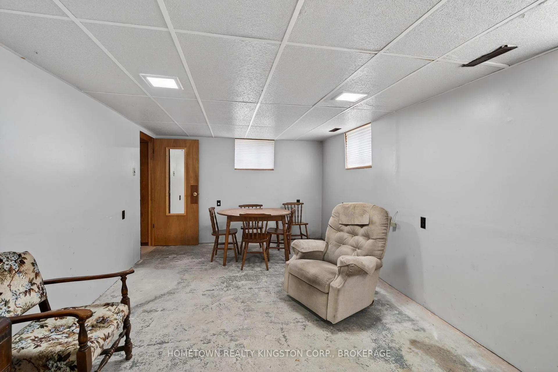 Photo 14 of 23 Fairfield Boulevard, Loyalist, Amherstview — HOMEH