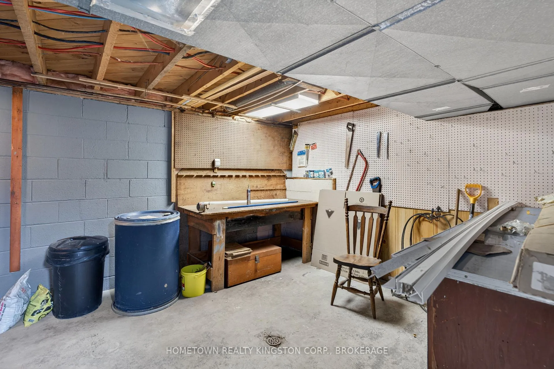 Photo 17 of 23 Fairfield Boulevard, Loyalist, Amherstview — HOMEH