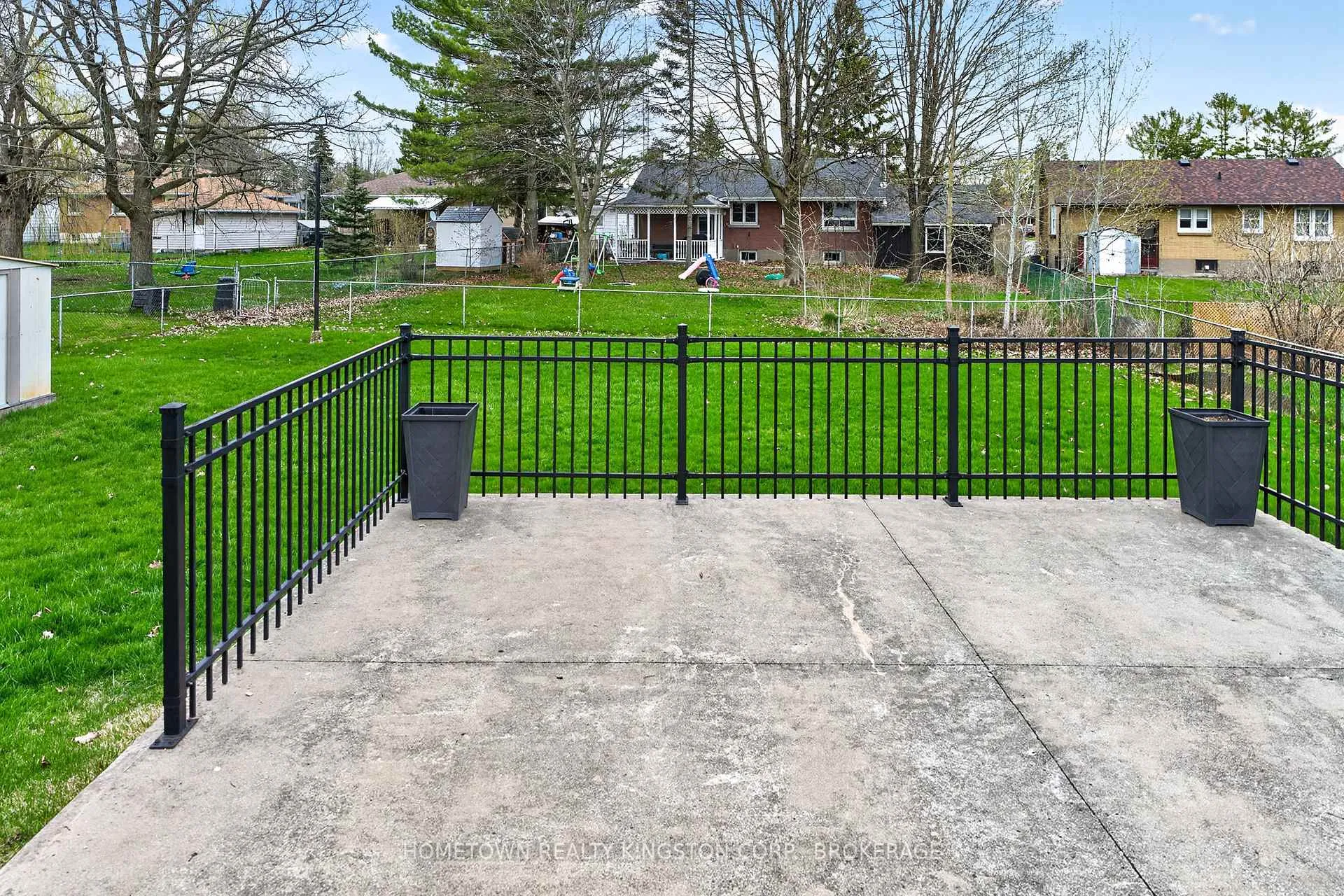 Photo 18 of 23 Fairfield Boulevard, Loyalist, Amherstview — HOMEH
