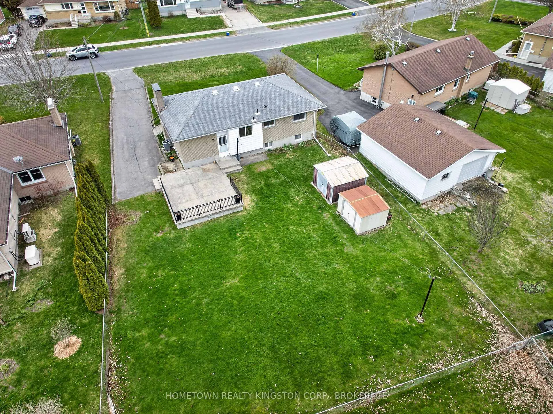 Photo 21 of 23 Fairfield Boulevard, Loyalist, Amherstview — HOMEH