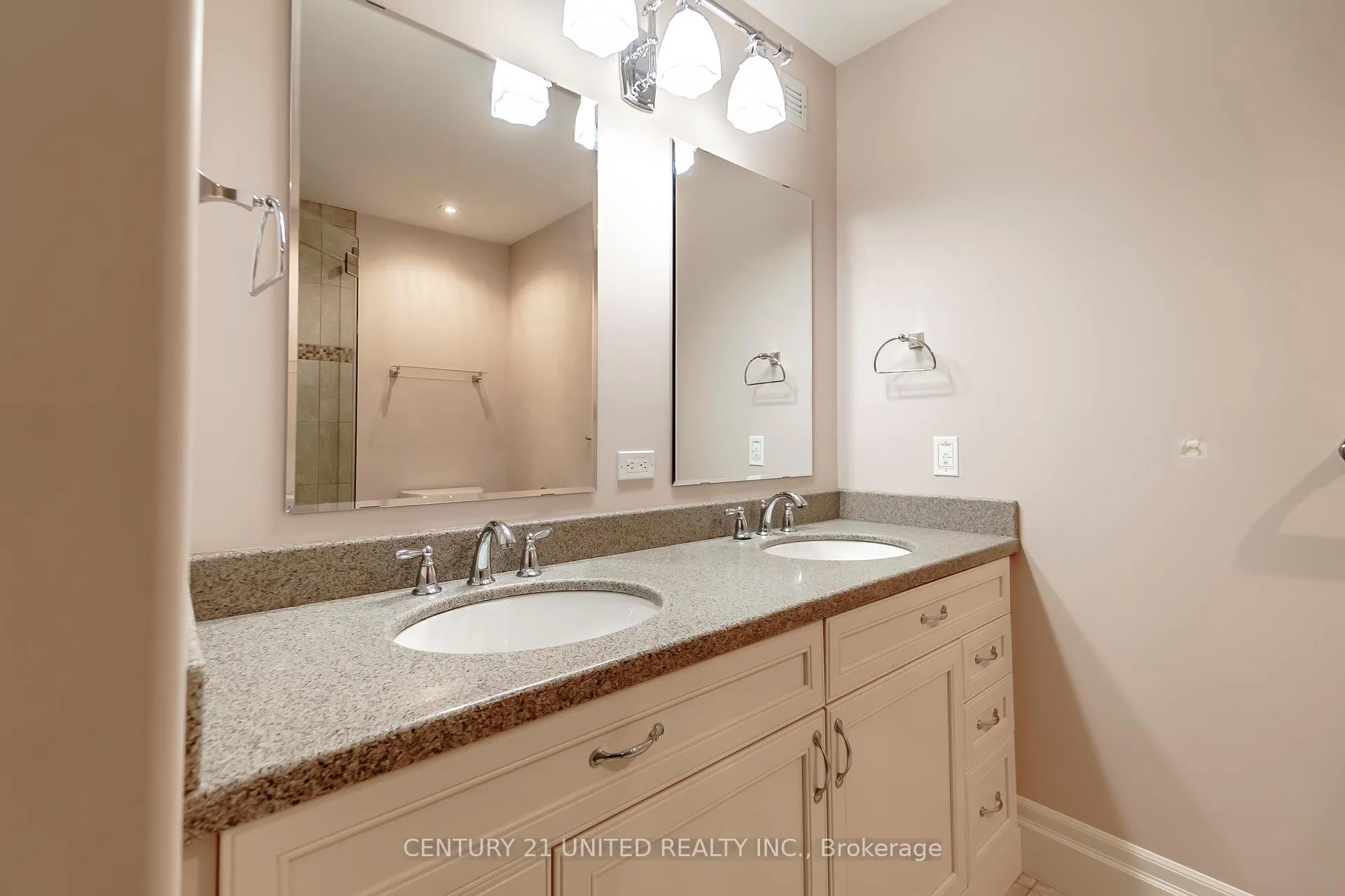 Photo 20 of Unit 14, 301 Carnegie Avenue, Peterborough, Northcrest Ward 5 — HOMEH