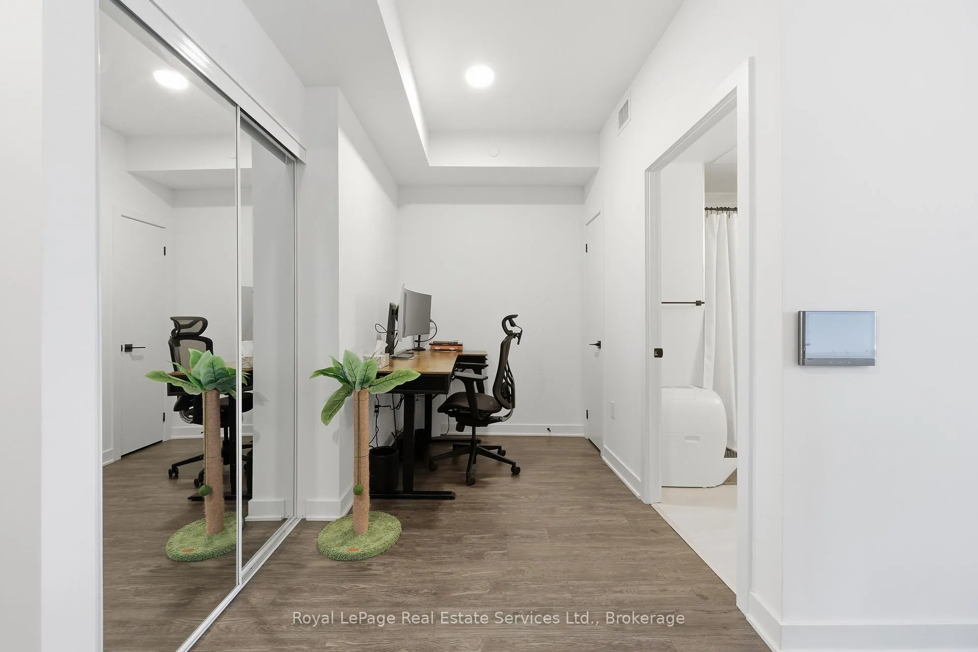 Photo 7 of Unit 202, 2782 Barton Street E, Hamilton, Riverdale — HOMEH