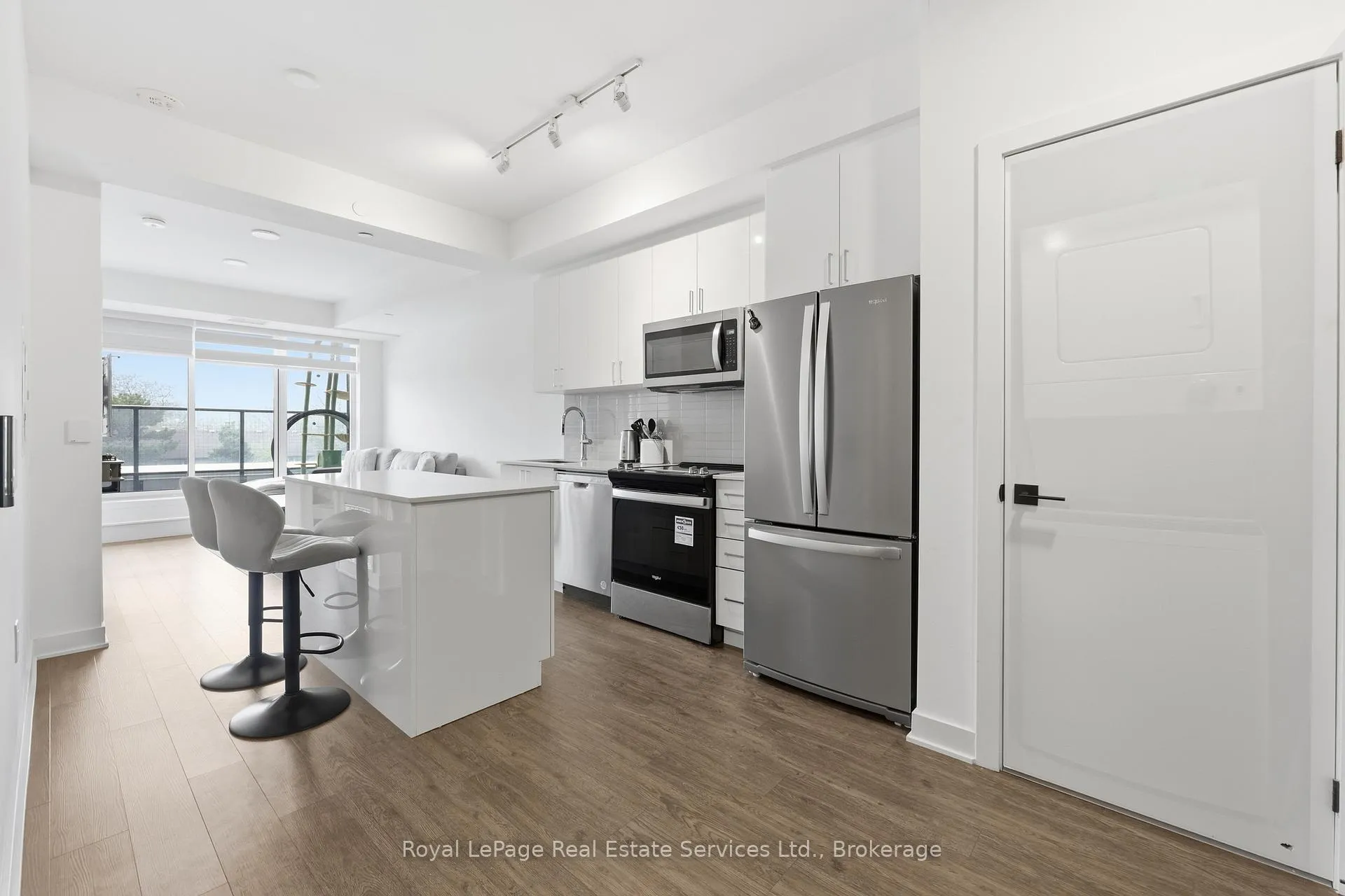 Photo 9 of Unit 202, 2782 Barton Street E, Hamilton, Riverdale — HOMEH