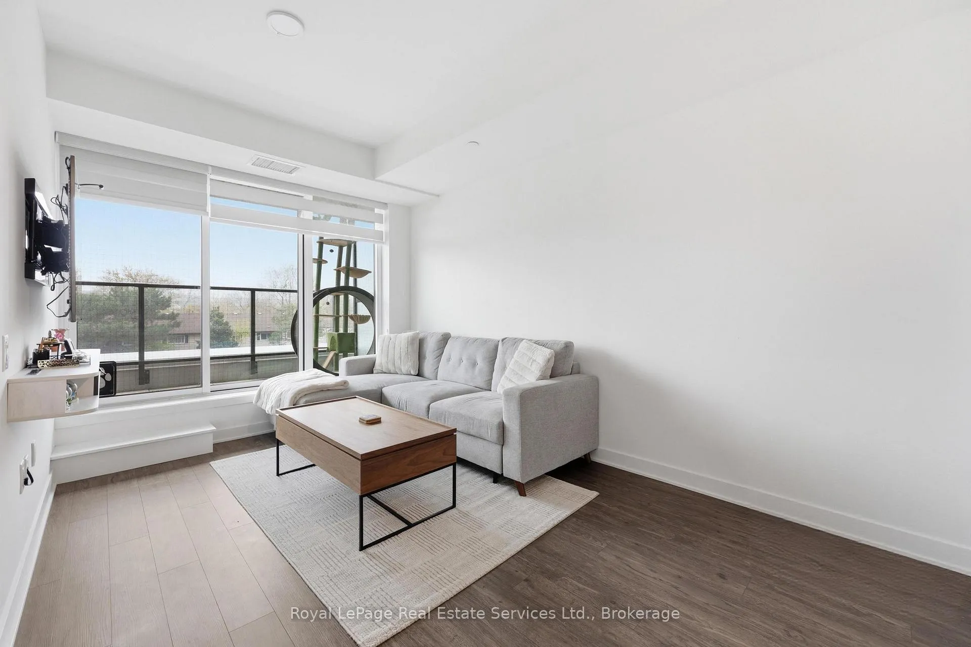 Photo 11 of Unit 202, 2782 Barton Street E, Hamilton, Riverdale — HOMEH