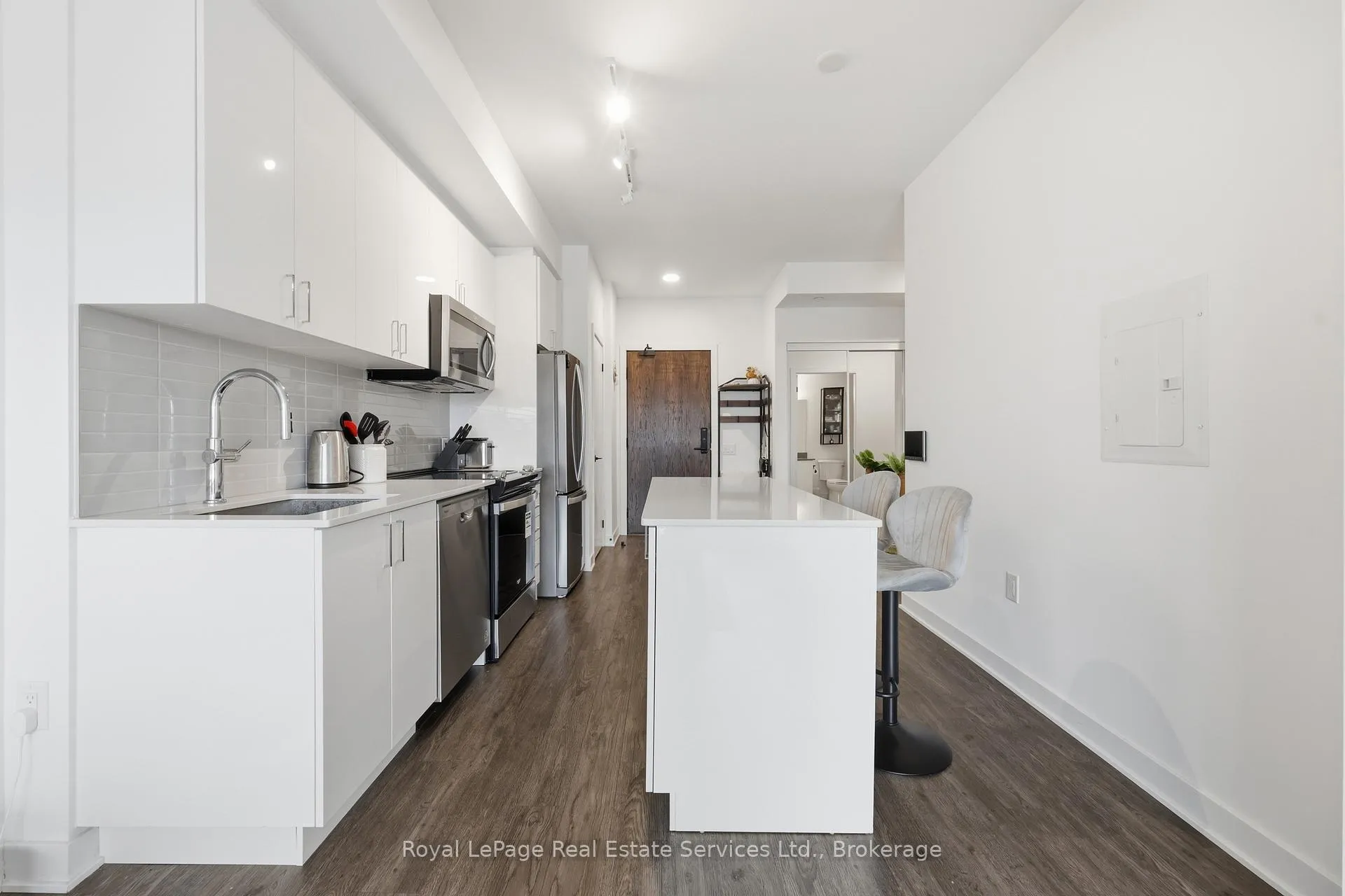 Photo 12 of Unit 202, 2782 Barton Street E, Hamilton, Riverdale — HOMEH